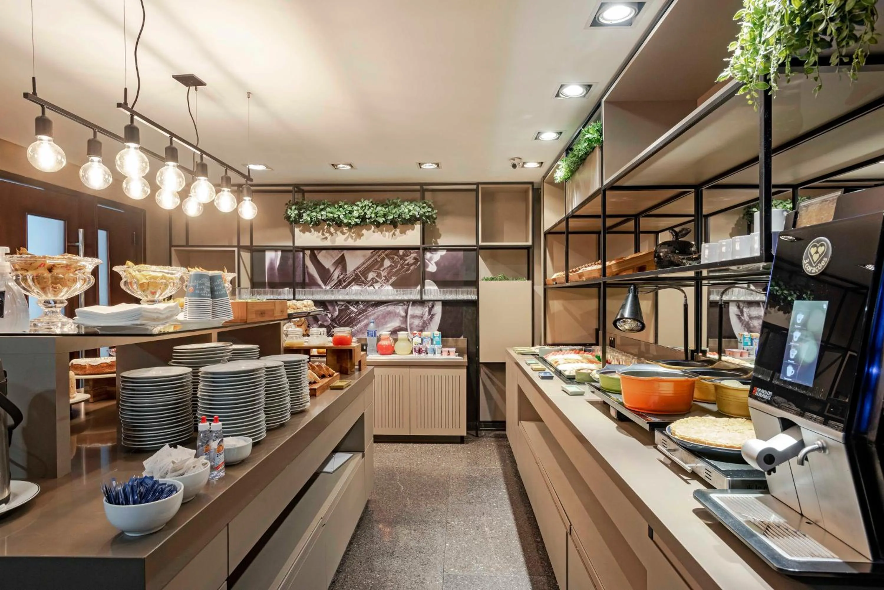 Restaurant/places to eat in Full Jazz by Slaviero Hotéis