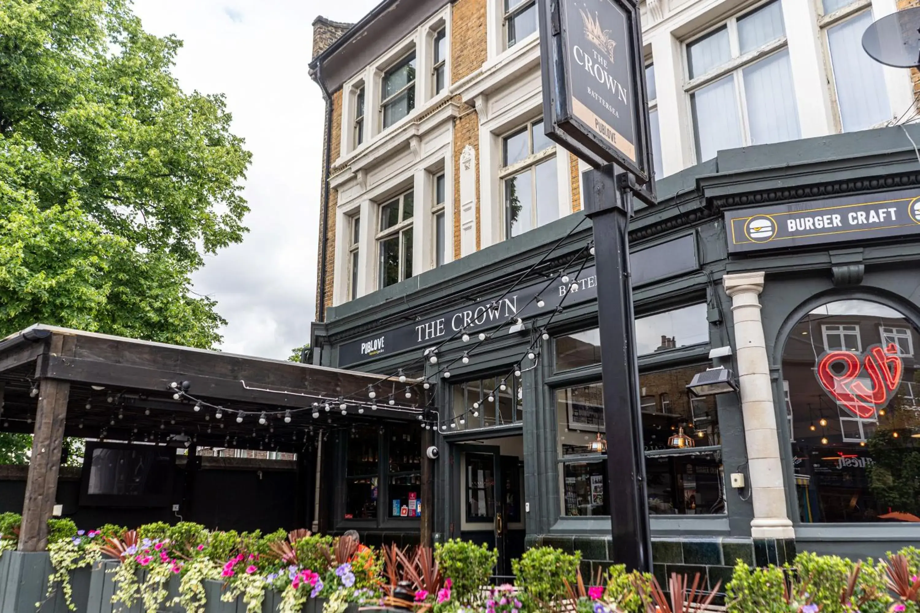 Property building in PubLove @ The Crown, Battersea Property building in PubLove @ The Crown, Battersea