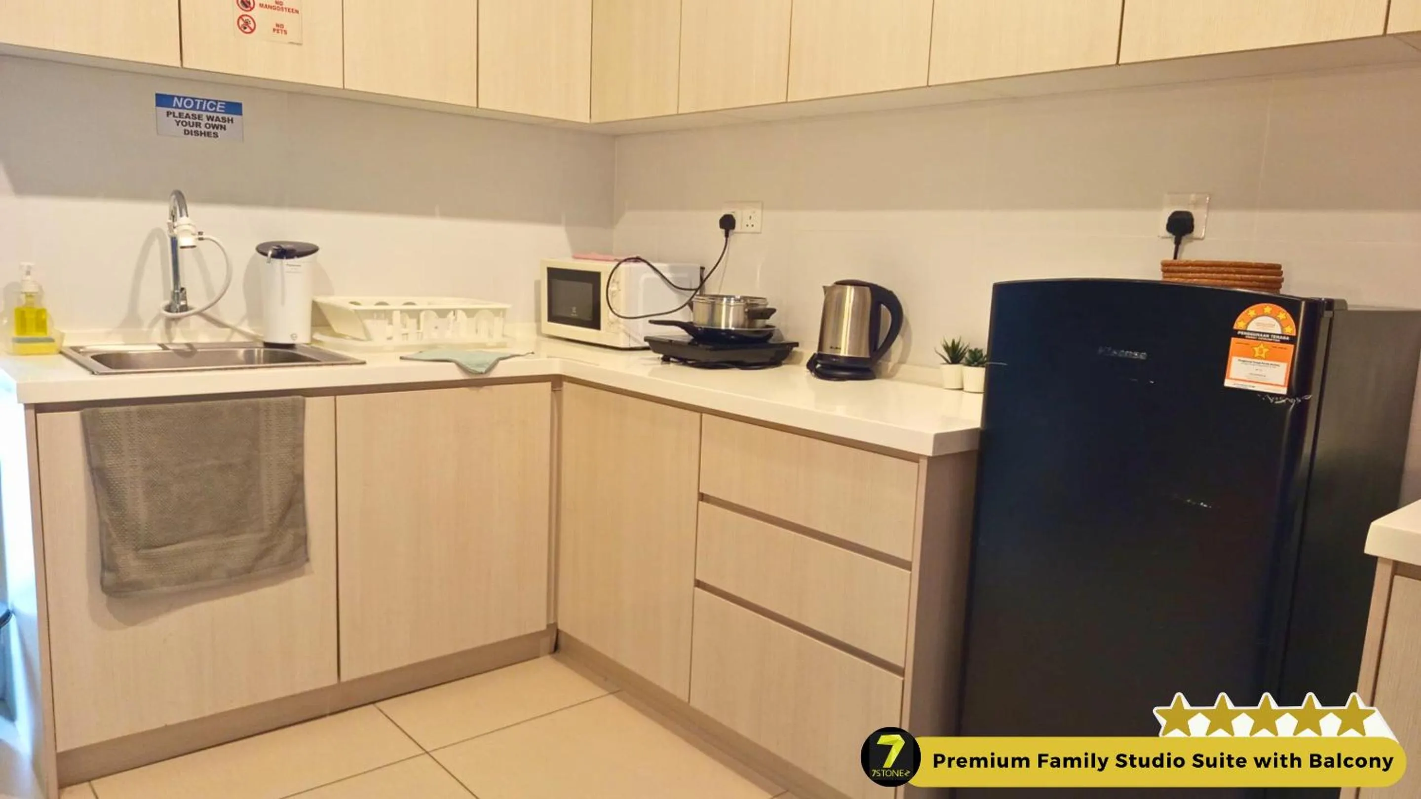 microwave in 7Stonez Residences Midhills Genting Highlands