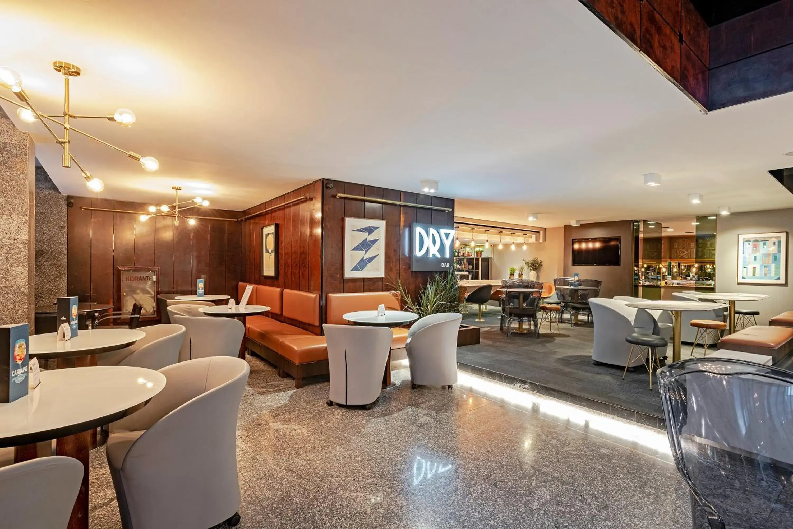 Lounge or bar in Slaviero Curitiba Centro Lounge or bar in Slaviero Curitiba Centro