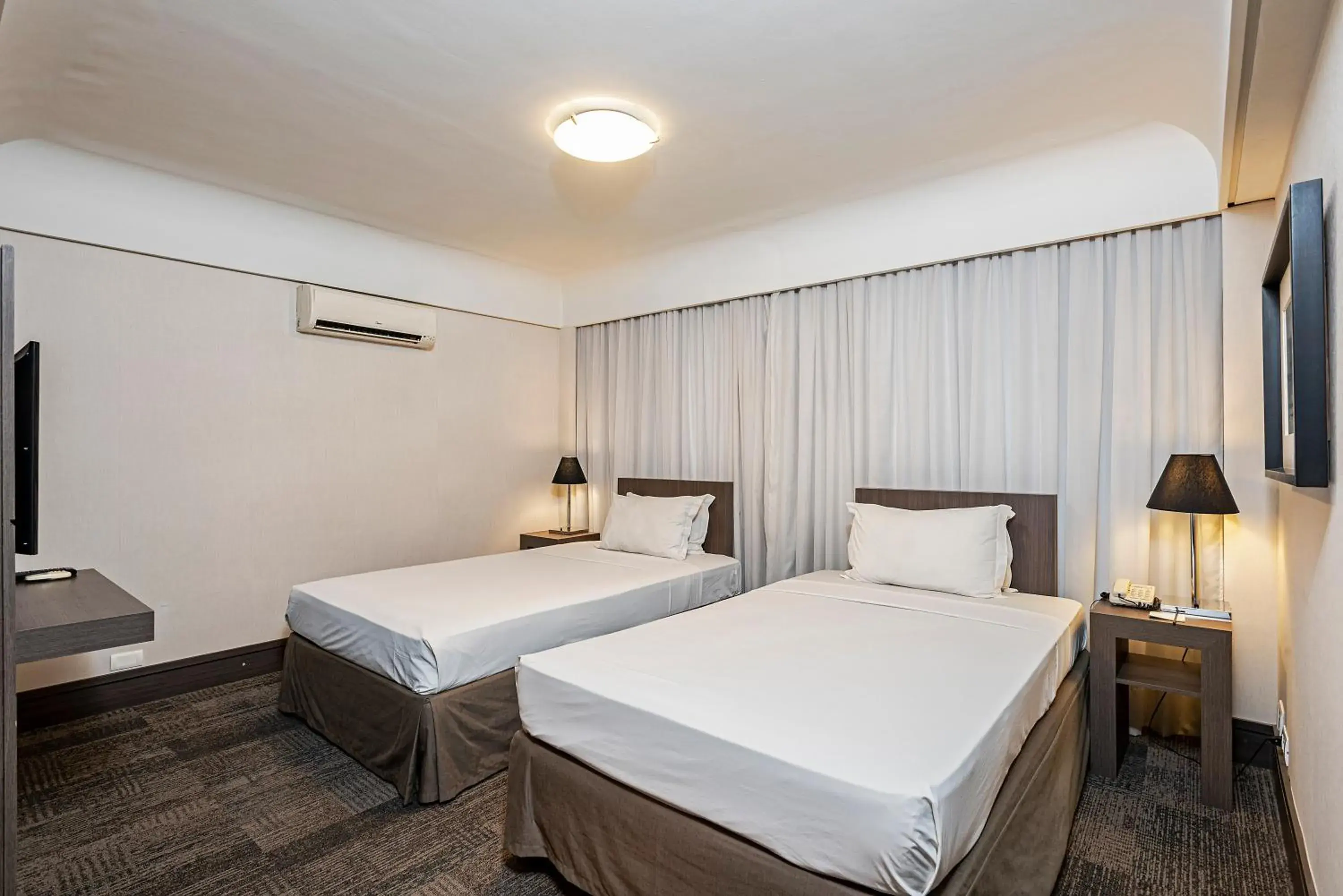 Photo of the whole room, Bed in Slaviero Curitiba Centro Photo of the whole room, Bed in Slaviero Curitiba Centro