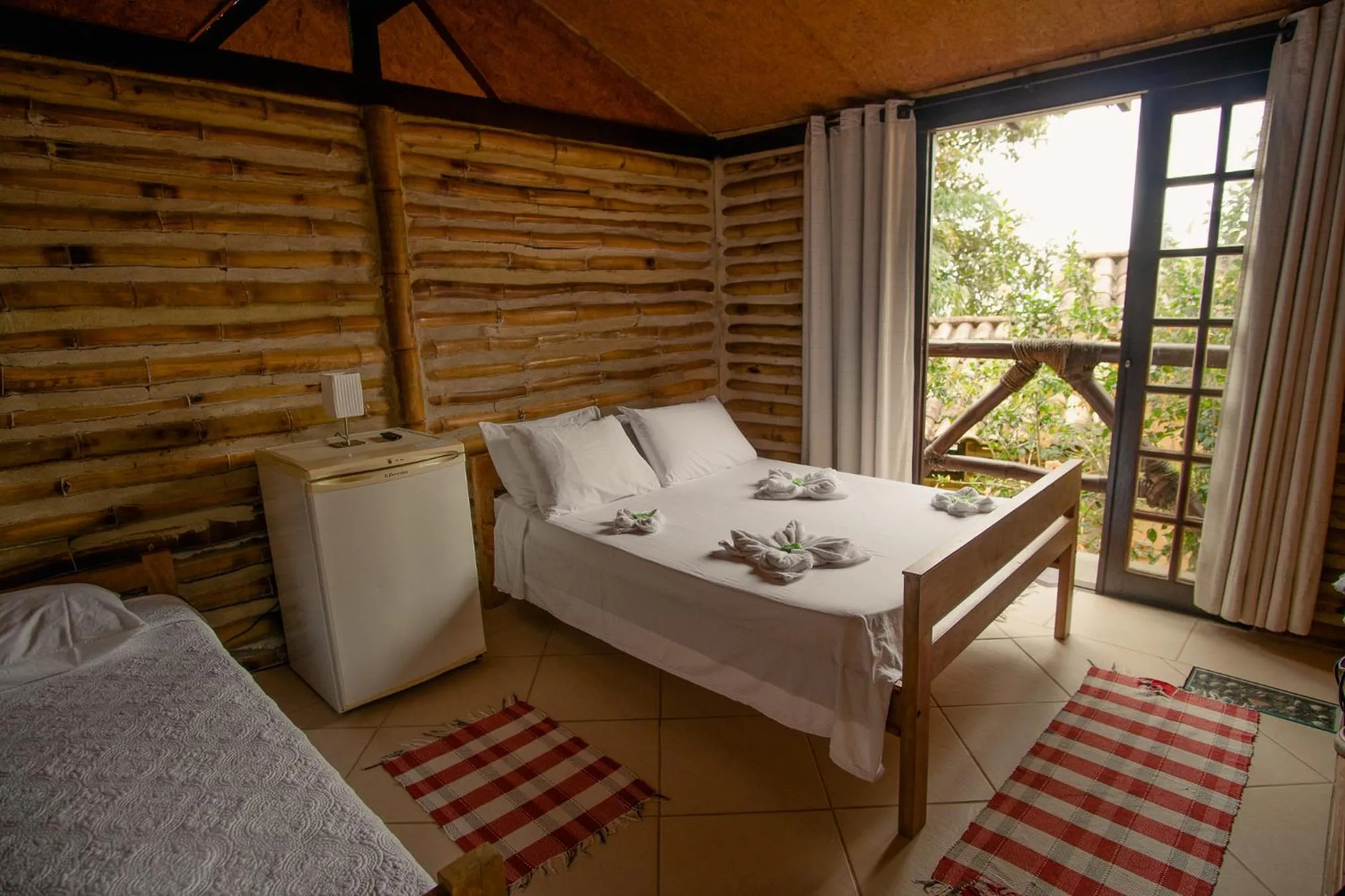 Photo of the whole room, Bed in Mar da Lua