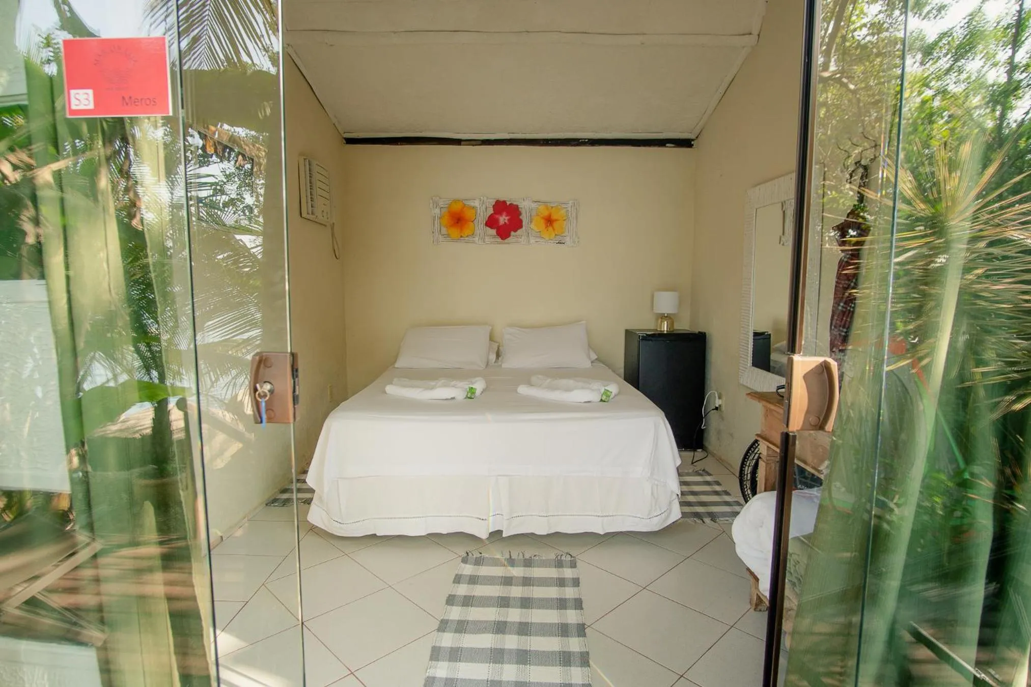 Photo of the whole room, Bed in Mar da Lua