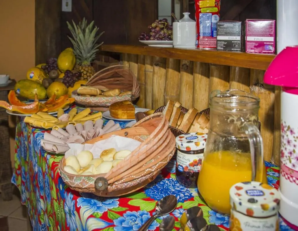 Restaurant/places to eat in Mar da Lua