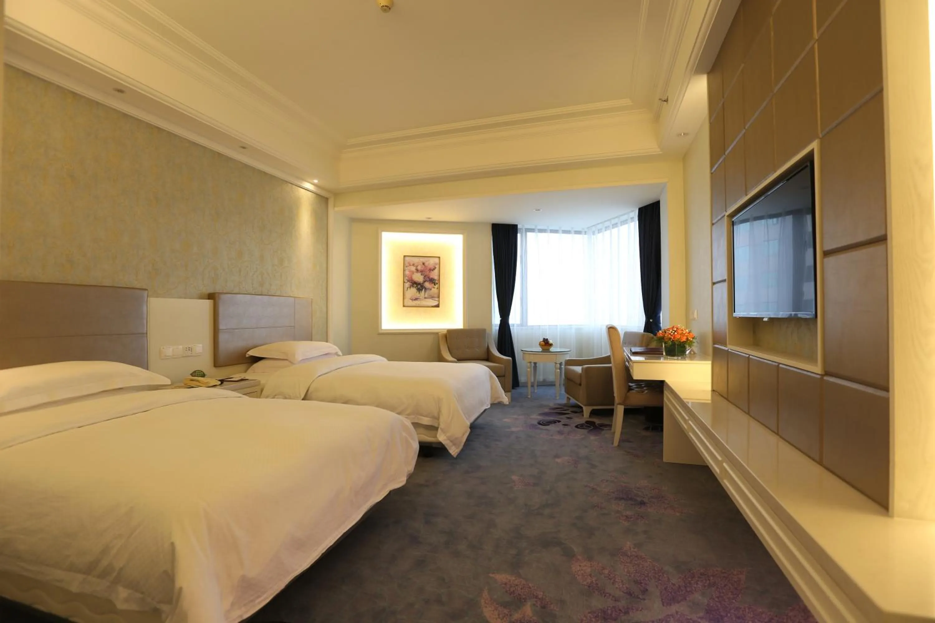 Bed in Pantower International Hotel