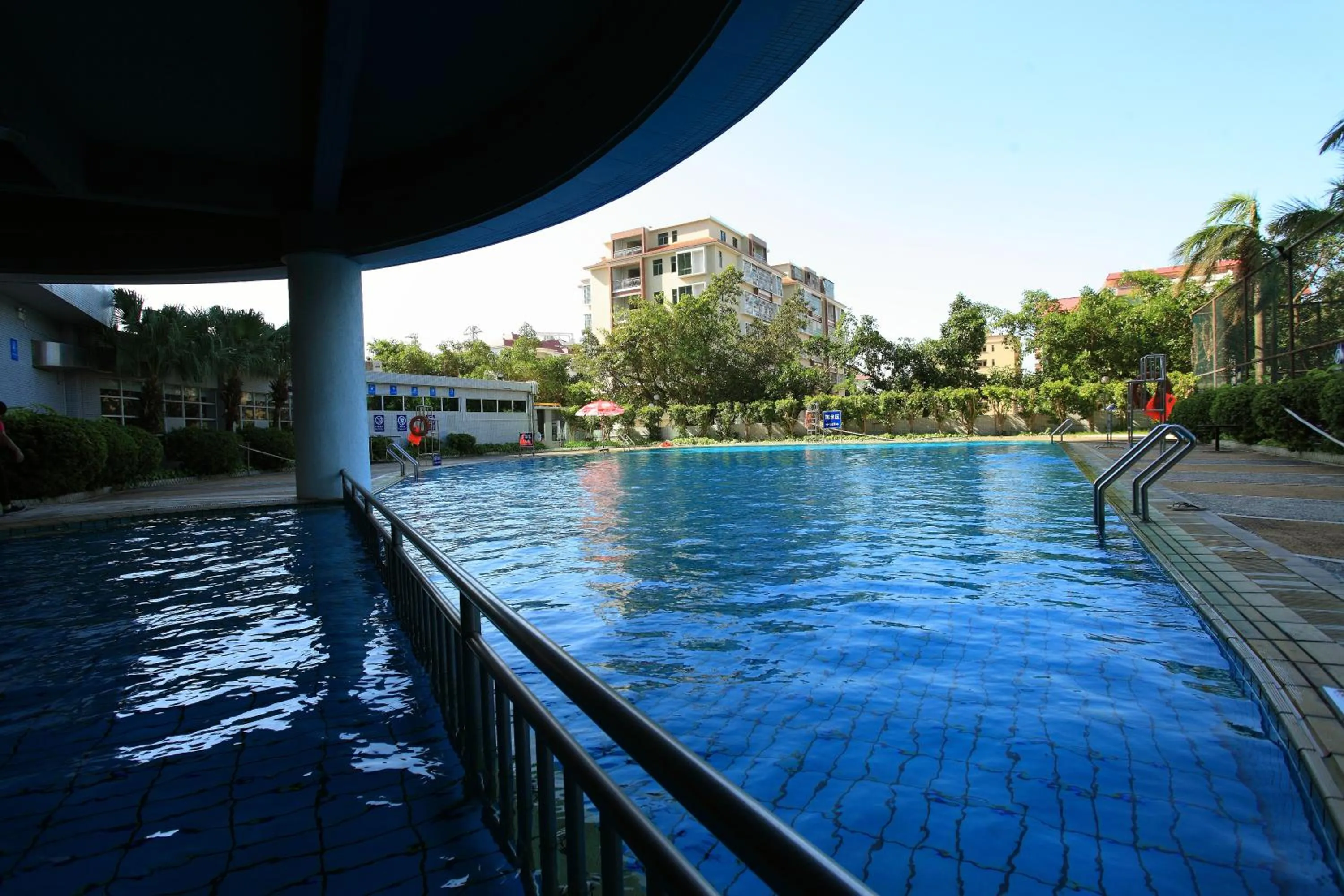 Swimming pool in Pantower International Hotel