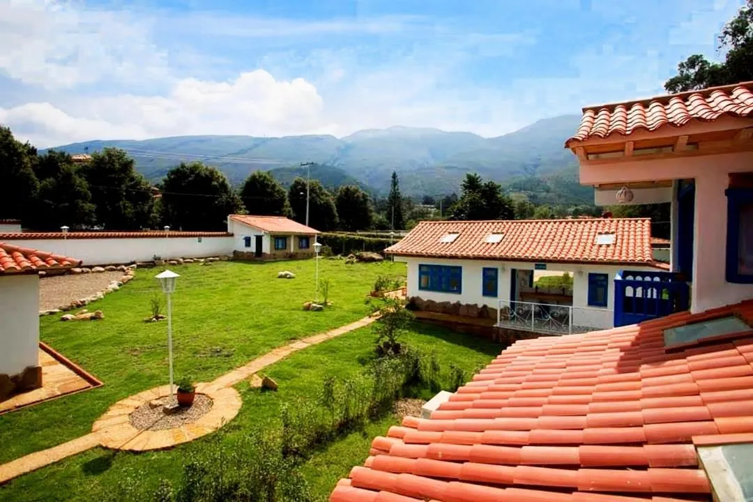HOTEL & CABAÑAS CASHILUNA
