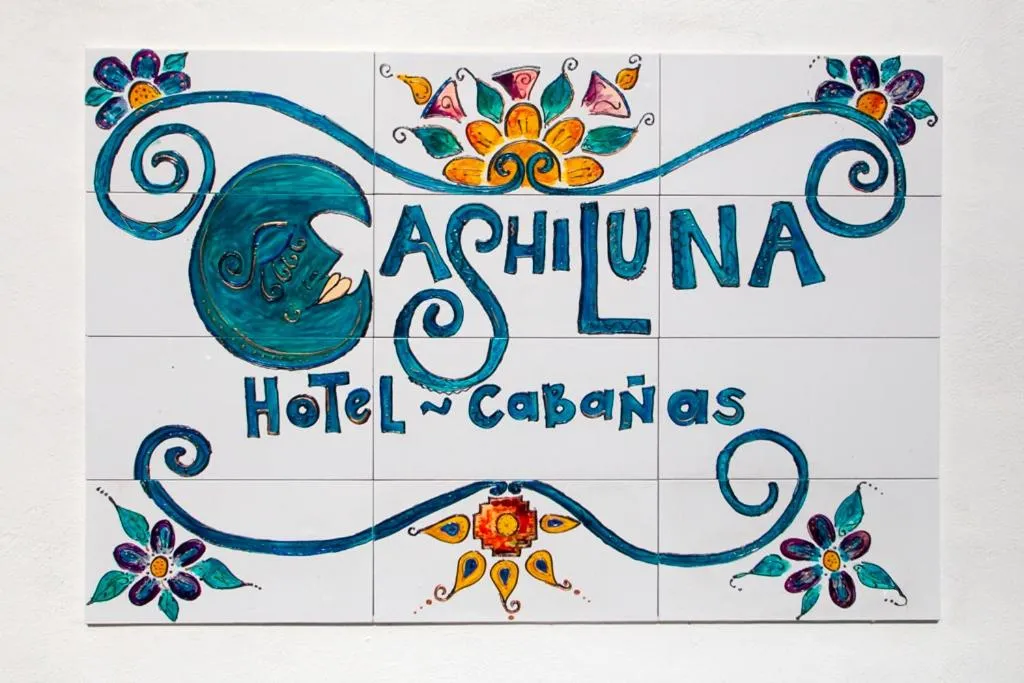 HOTEL & CABAÑAS CASHILUNA