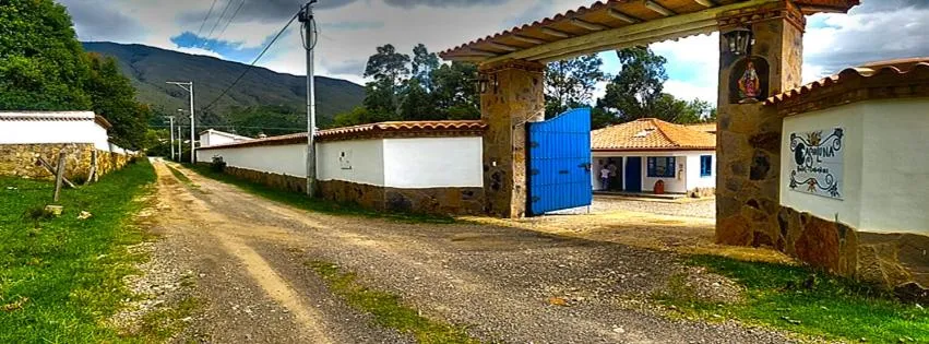 HOTEL & CABAÑAS CASHILUNA