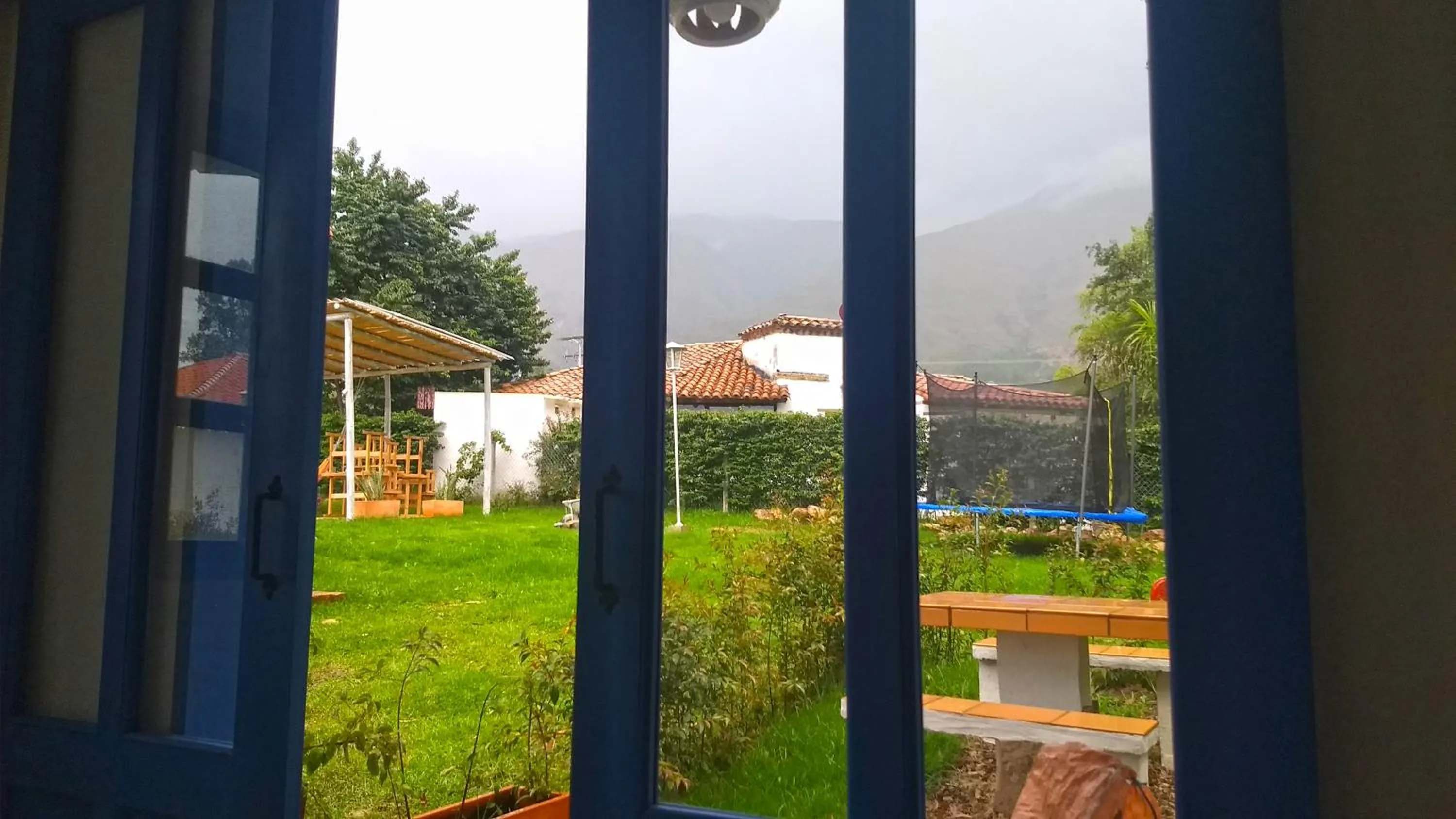 HOTEL & CABAÑAS CASHILUNA