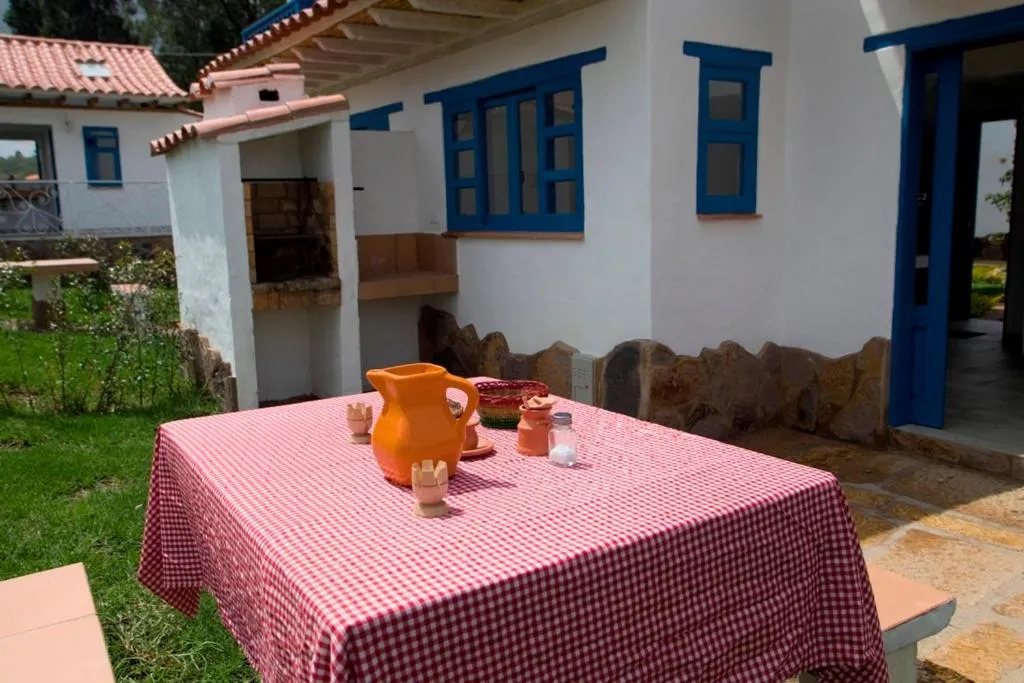 HOTEL & CABAÑAS CASHILUNA