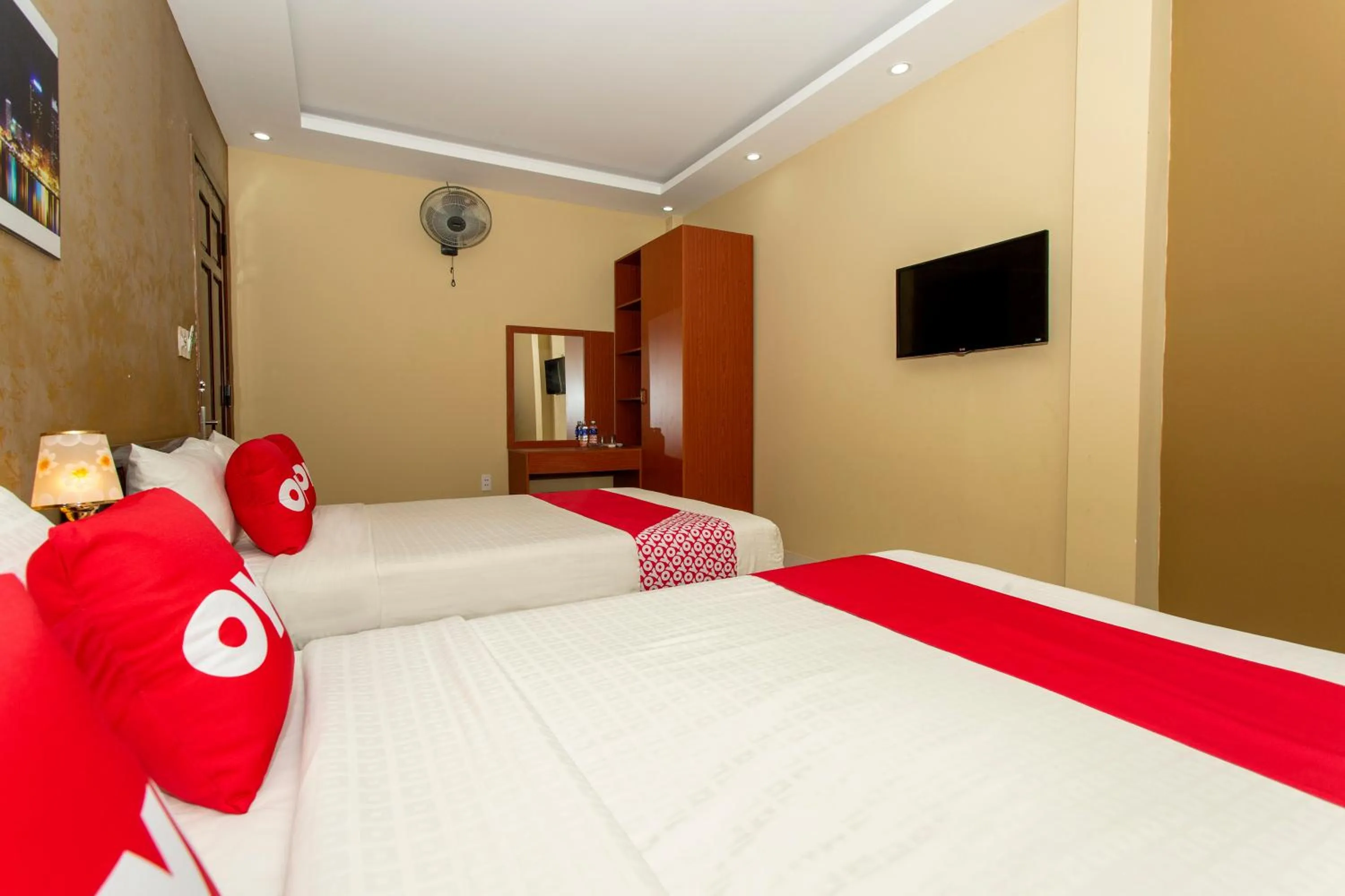 Photo of the whole room, Bed in Phuc Long Hotel