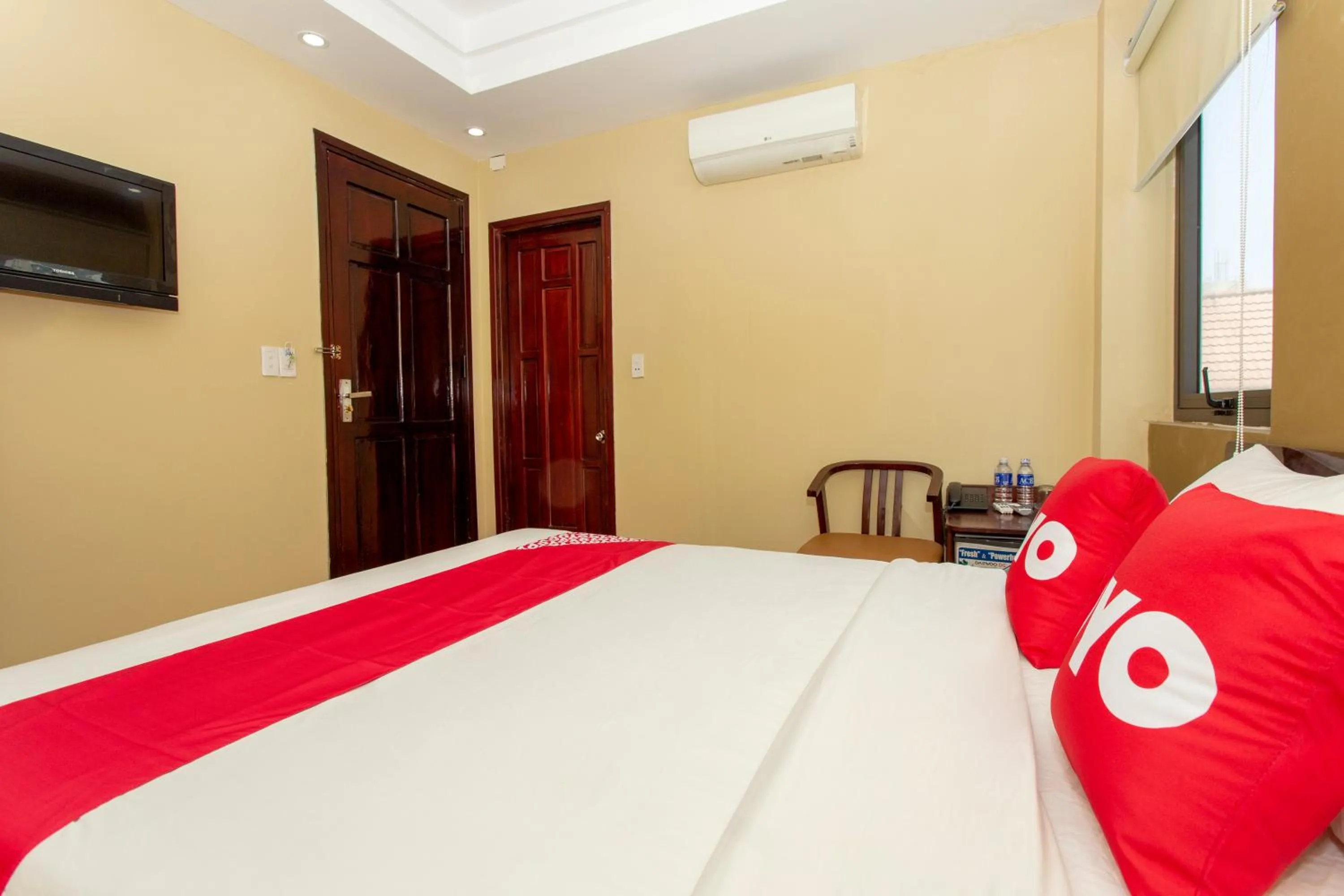 Photo of the whole room, Bed in Phuc Long Hotel