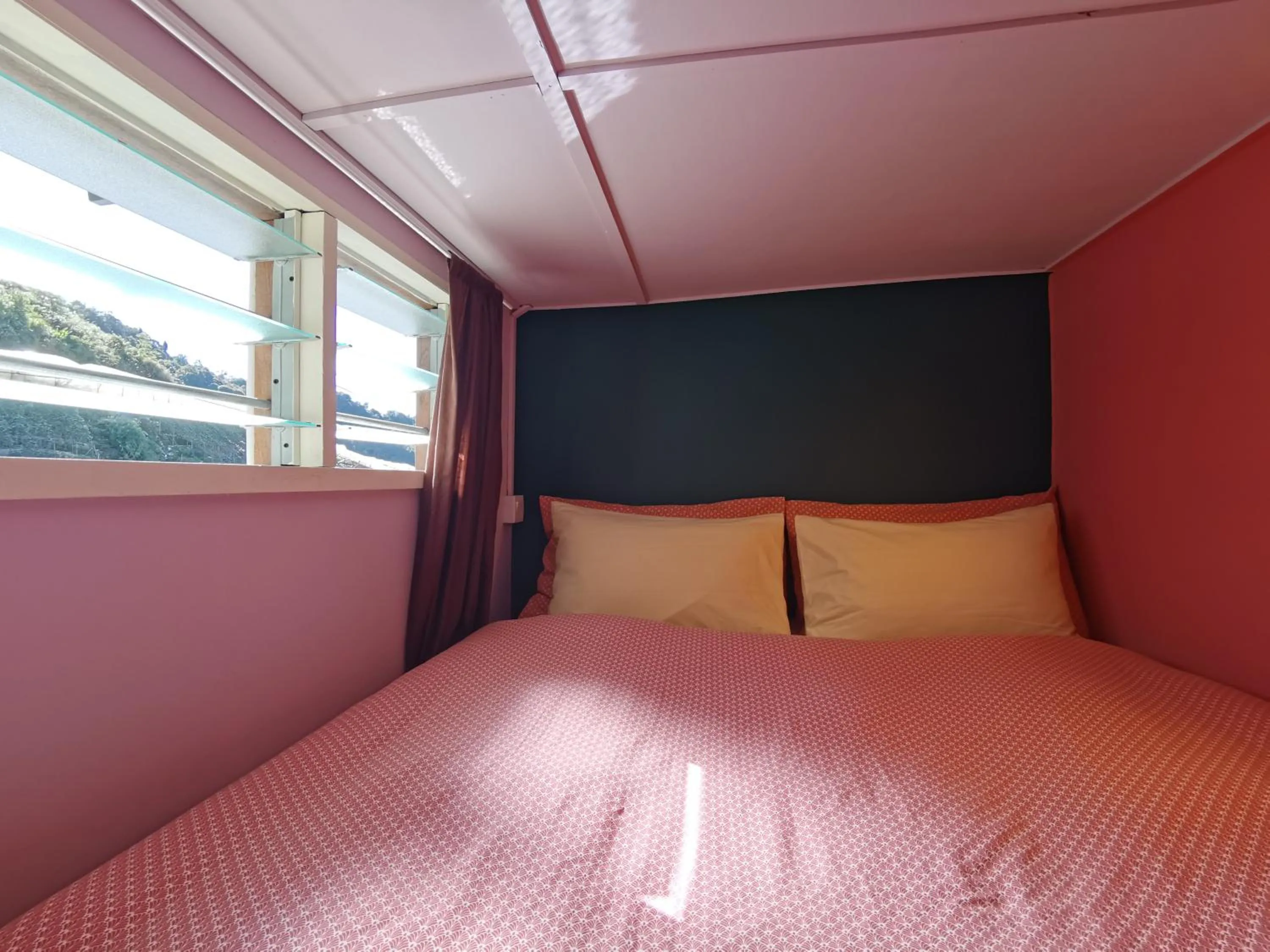 Bed in Heahtitude - Children Not Allowed