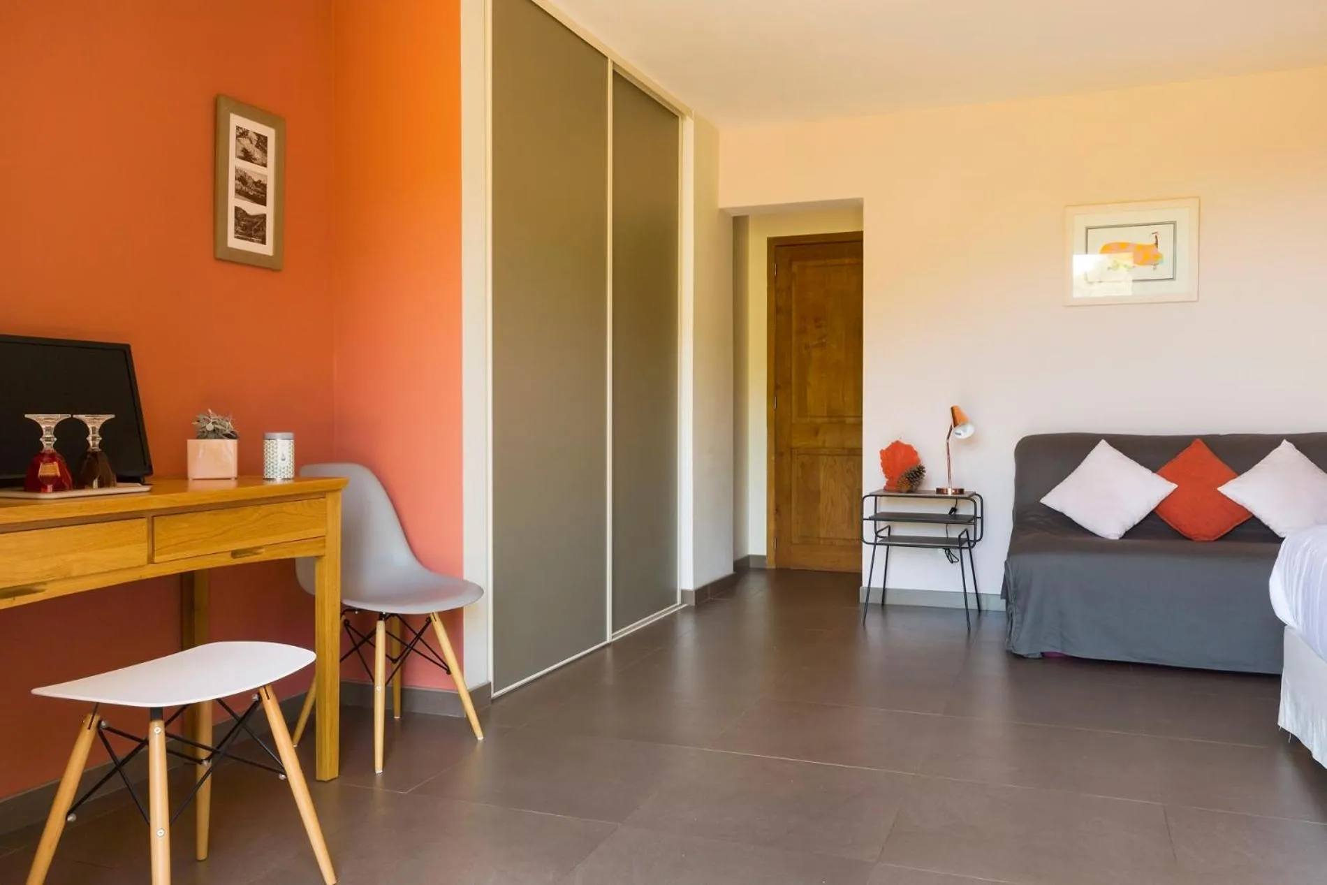 Photo of the whole room, Bed in Le Ruone