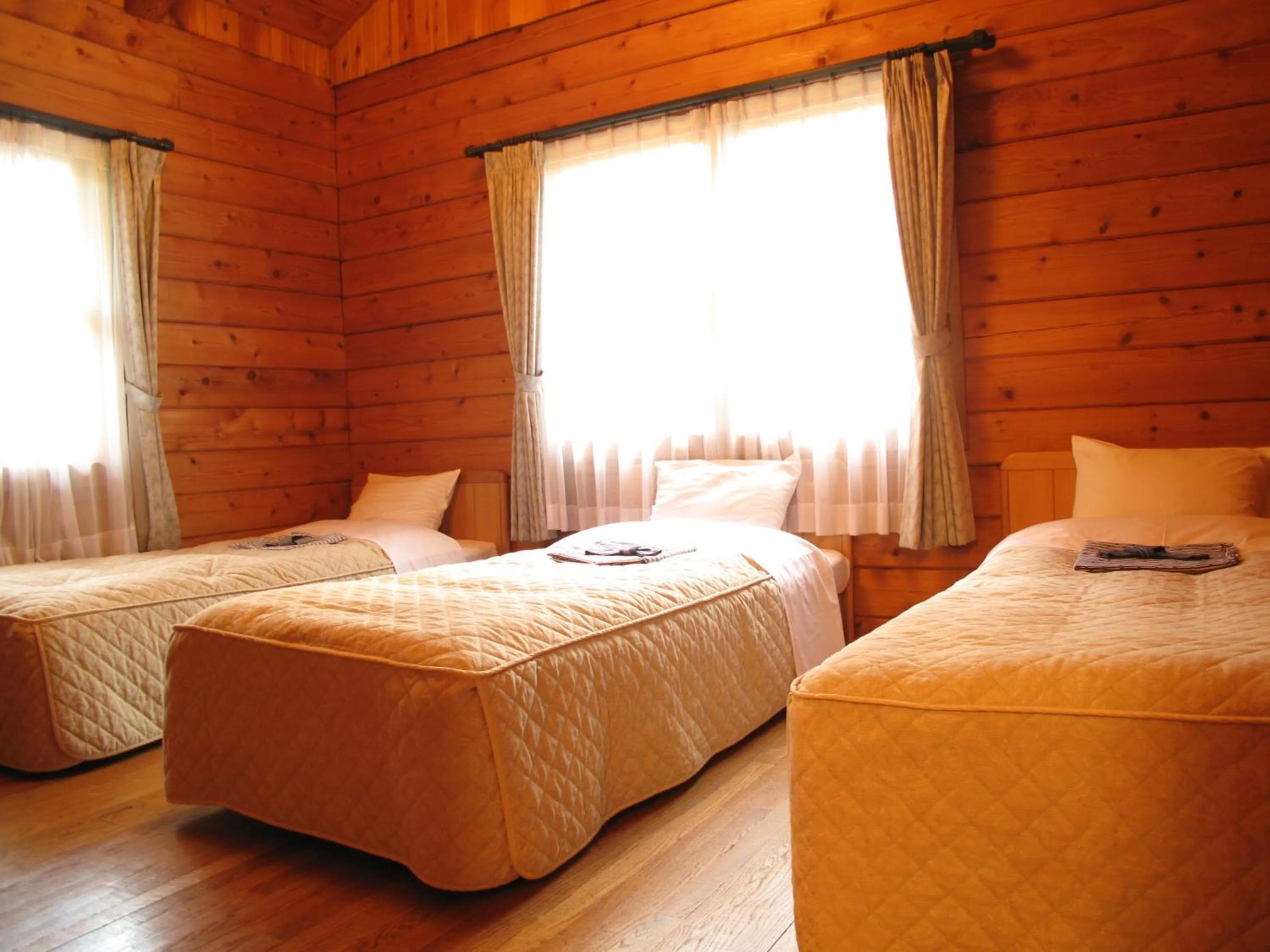 Bedroom, Bed in HOLIDAY VILLA Hotel & Resort KARUIZAWA