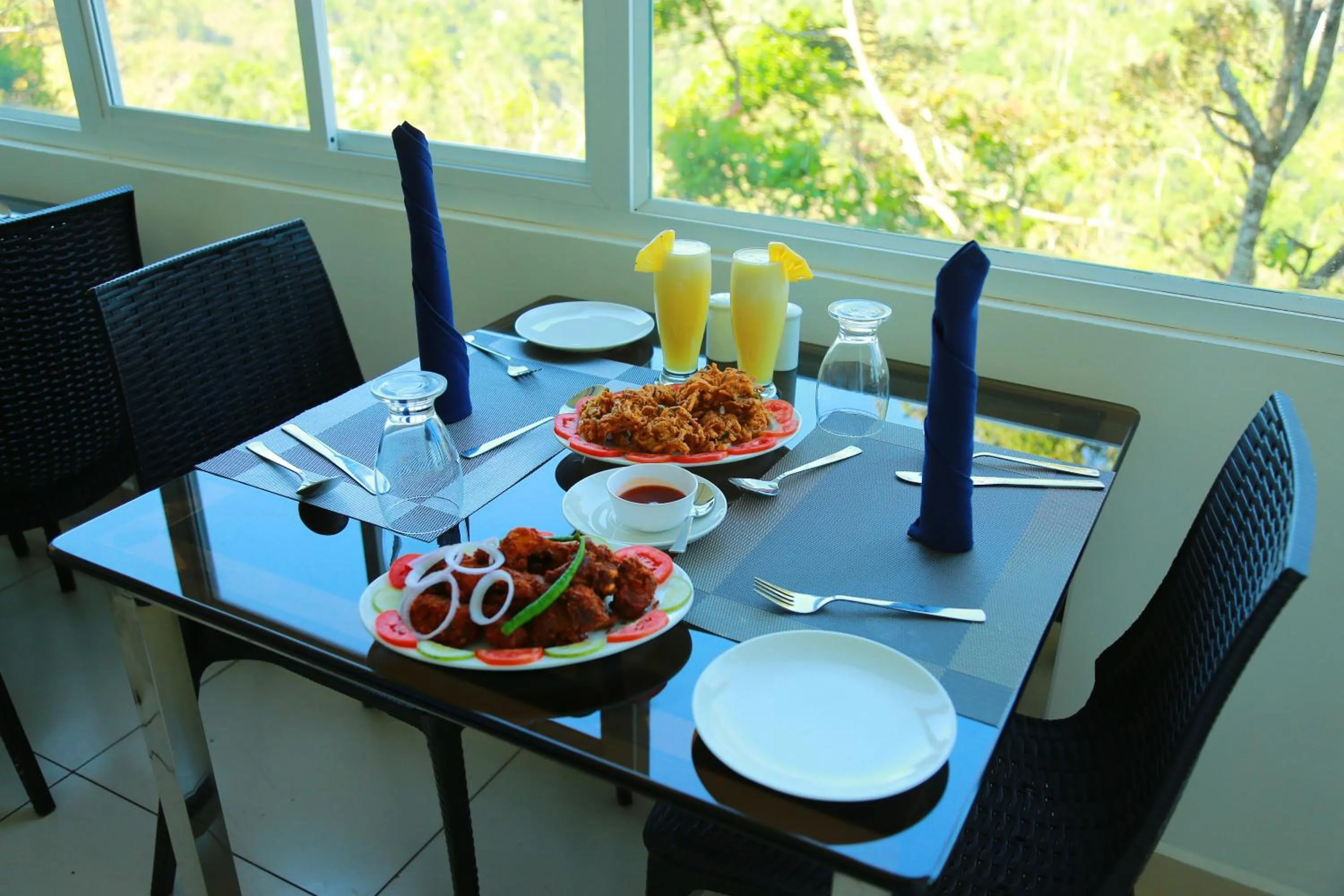 Palmtree Leaf, Munnar