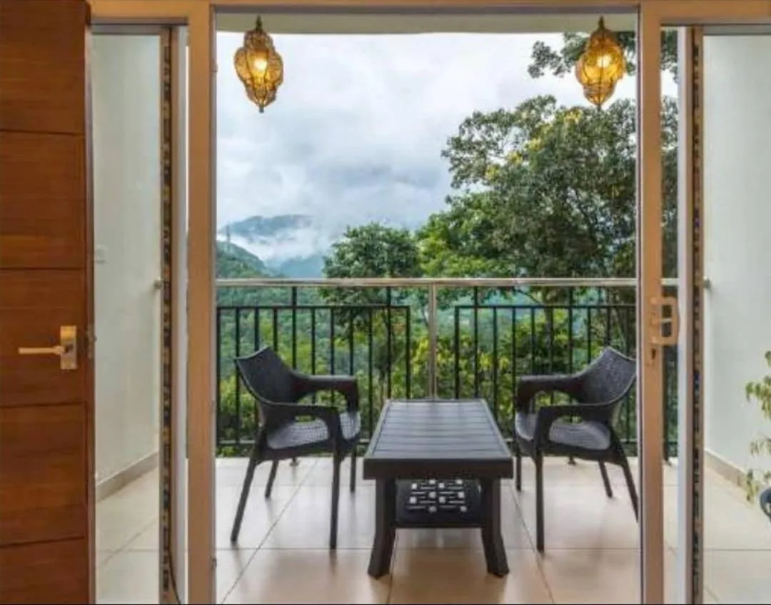 Balcony/Terrace in Palmtree Leaf, Munnar
