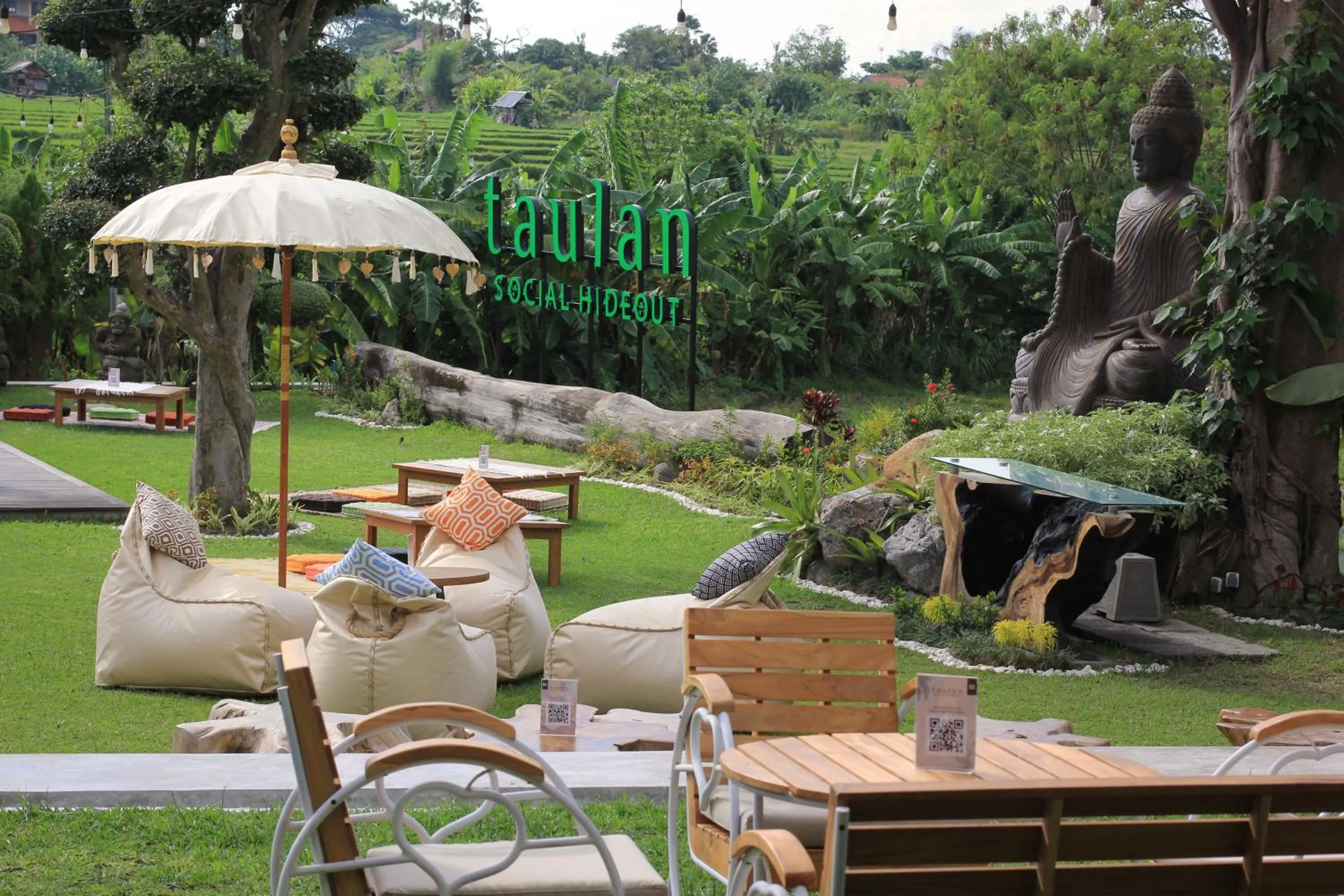 Garden view in Taulan Villa by Social Hideout