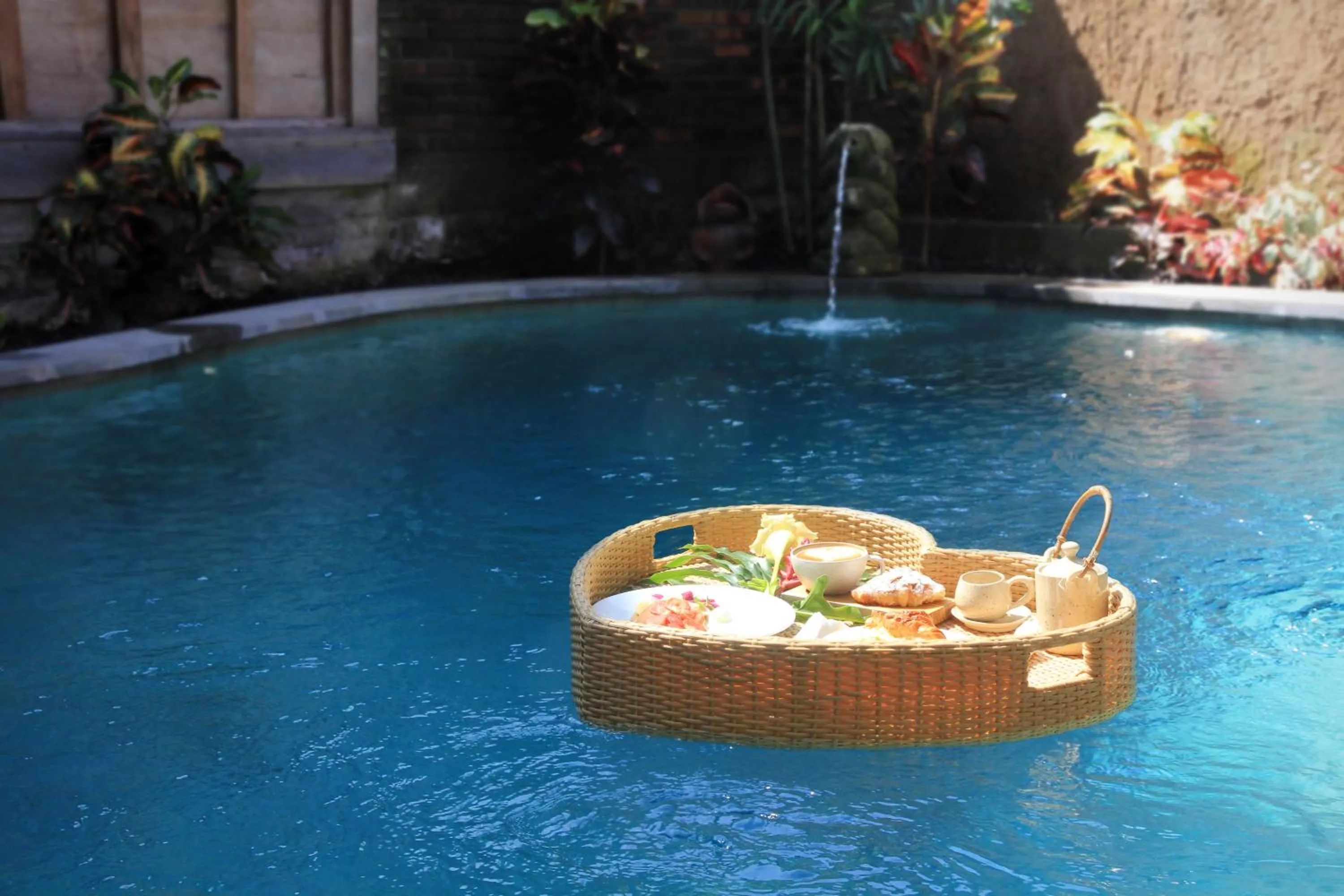 Swimming pool in Taulan Villa by Social Hideout