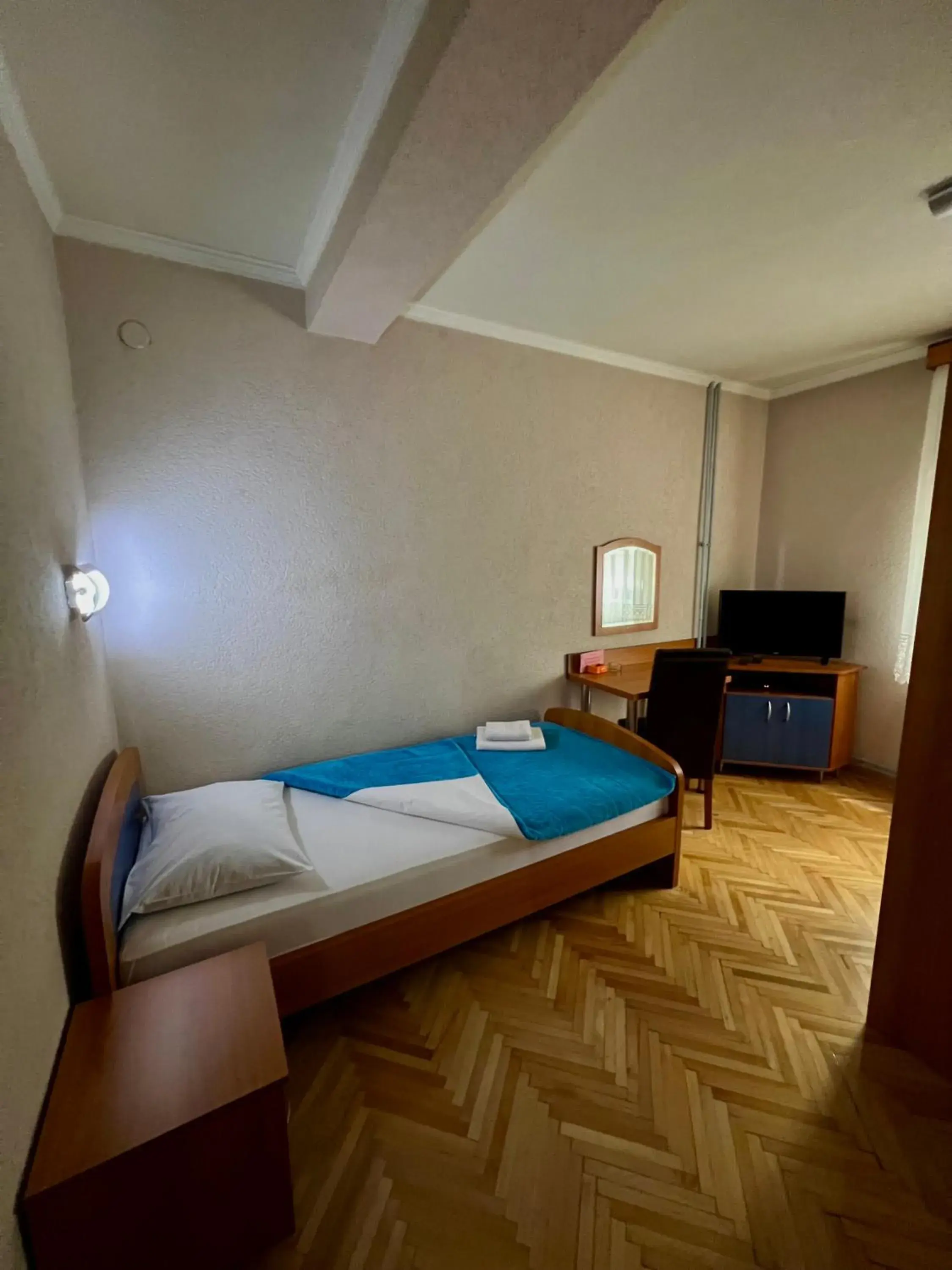 Single Room with Mountain View - single occupancy in Motel Krstac Single Room with Mountain View - single occupancy in Motel Krstac