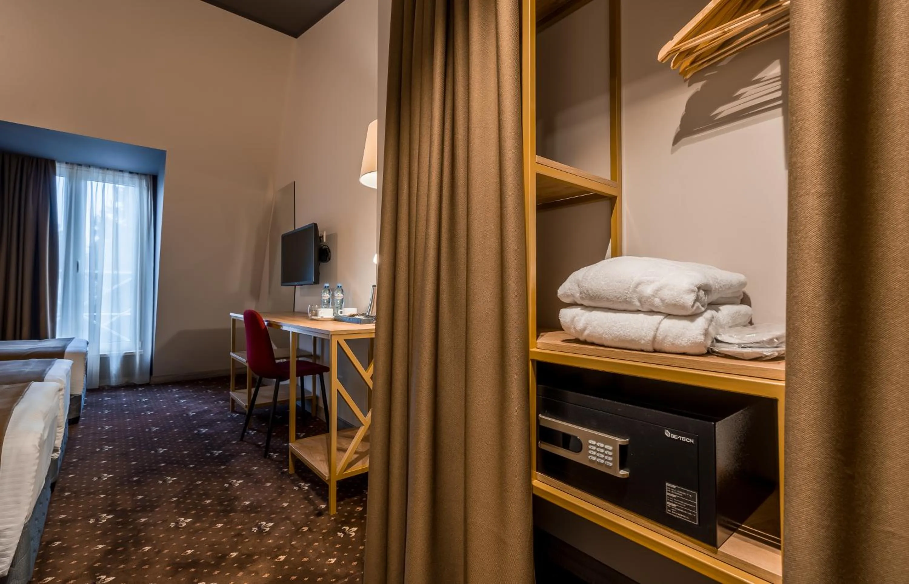 TV and multimedia, Bed in Gladius Inn Boutique Hotel by DNT Group