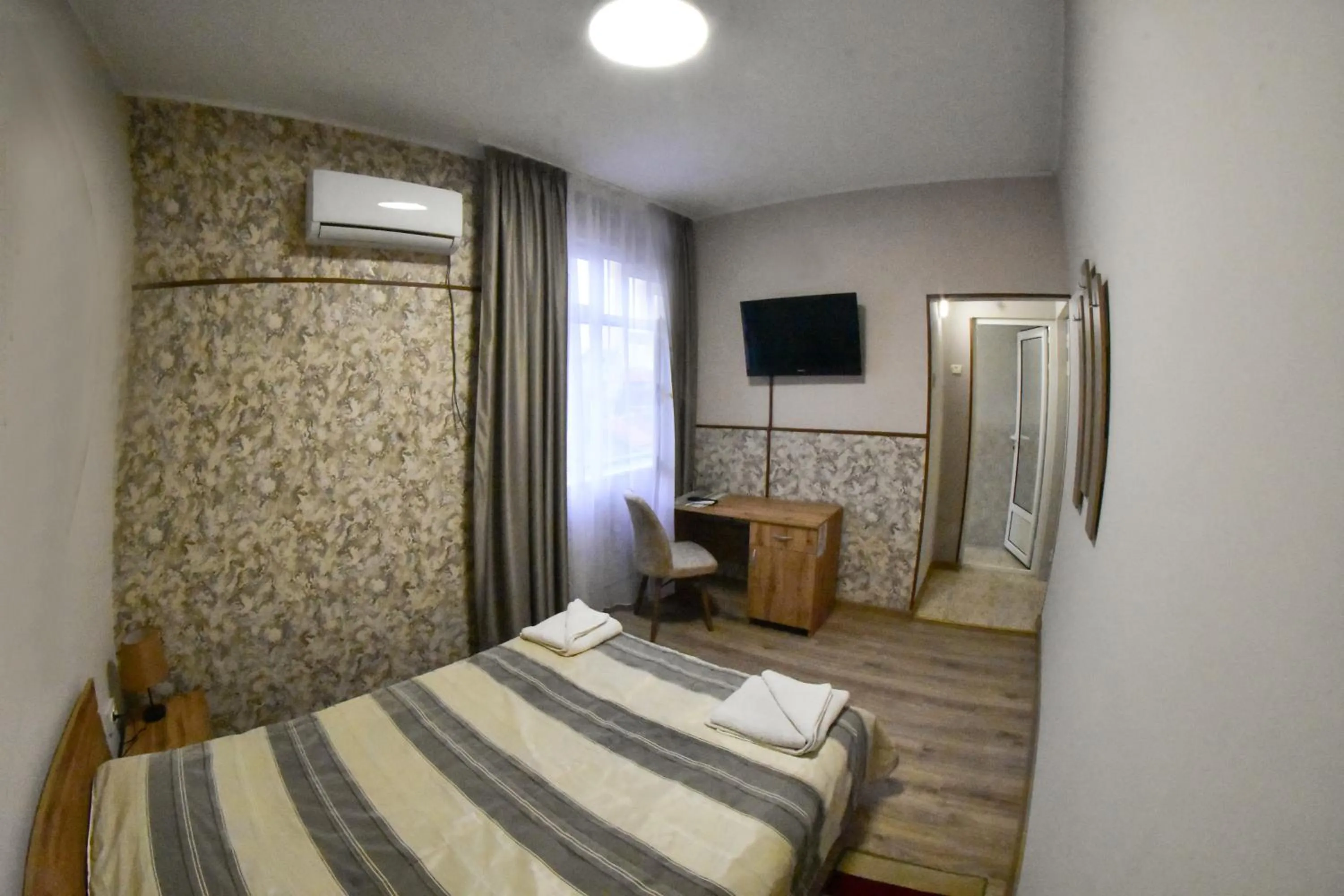 Photo of the whole room, Bed in Hotel Rade 1