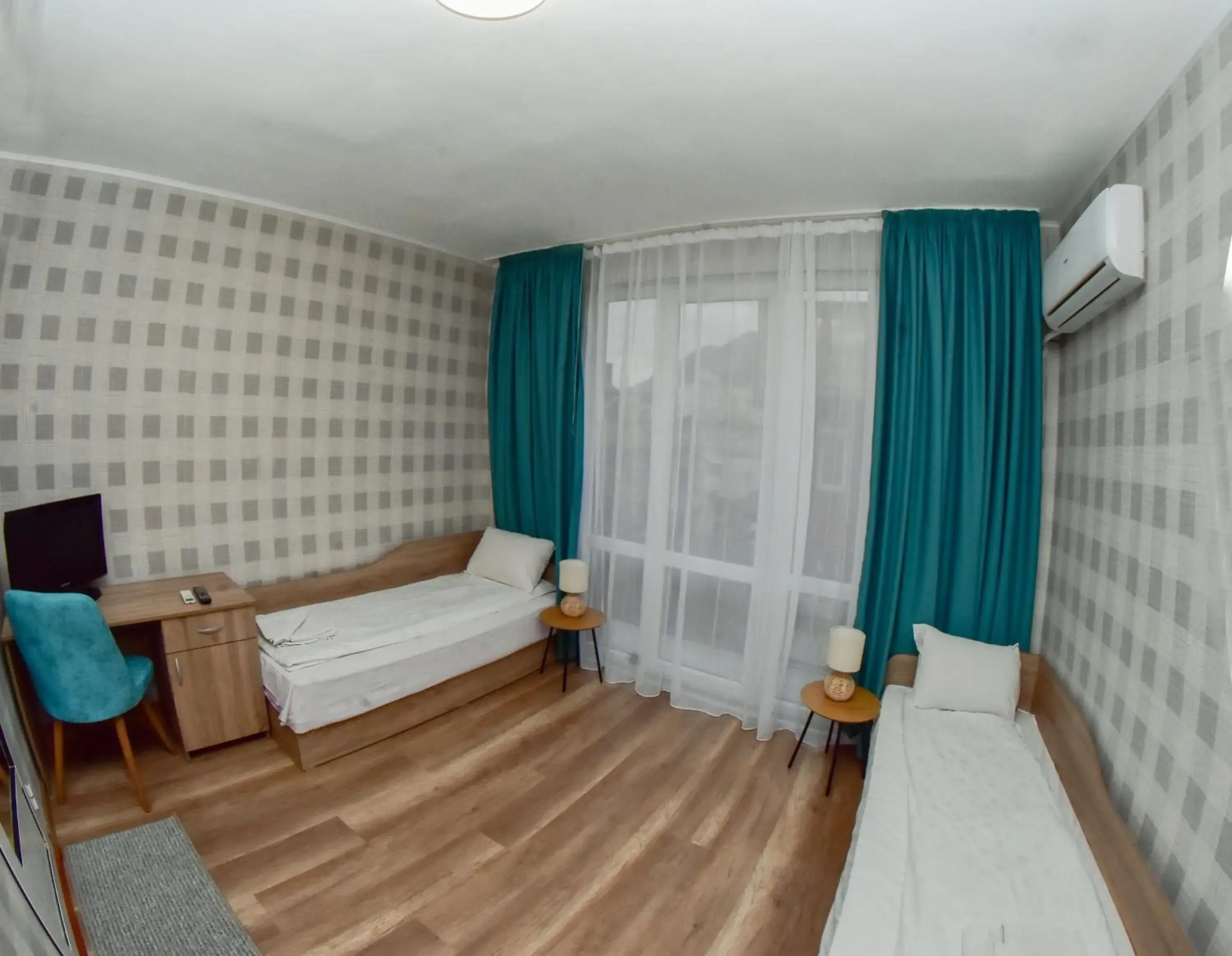 Twin Room with Balcony in Hotel Rade 1 Twin Room with Balcony in Hotel Rade 1