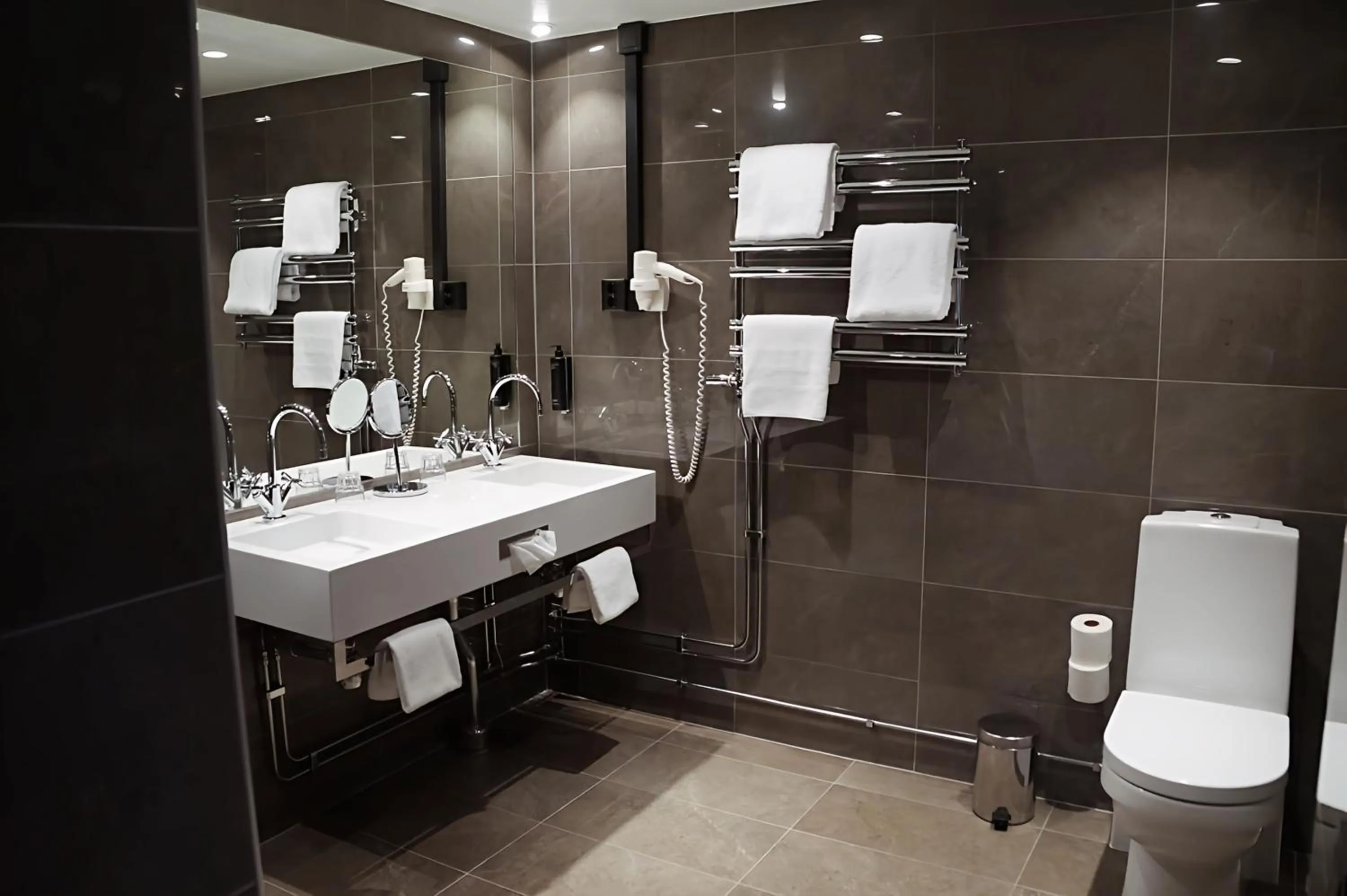 Toilet in Vimmerby Stadshotell, WorldHotels Crafted