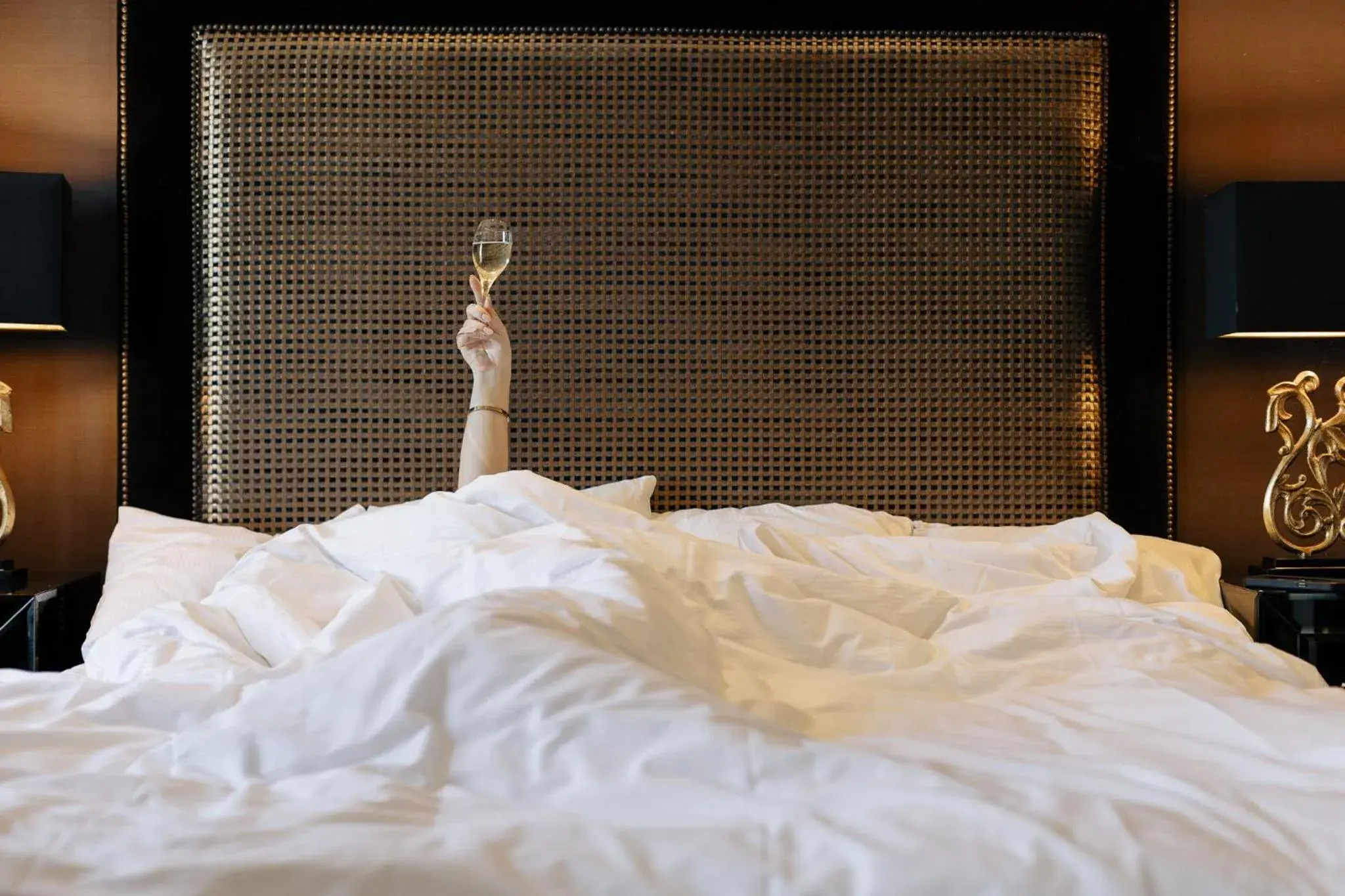 Alcoholic drinks, Bed in Vimmerby Stadshotell, WorldHotels Crafted Alcoholic drinks, Bed in Vimmerby Stadshotell, WorldHotels Crafted