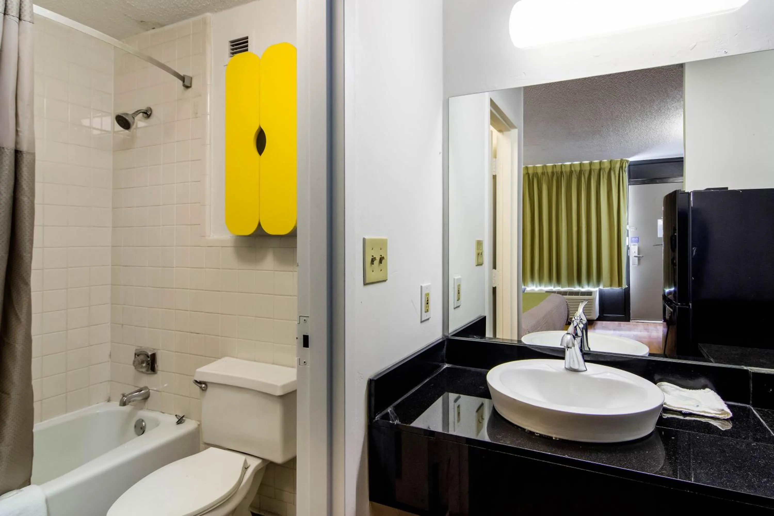 Bathroom in Studio 6 LaGrange