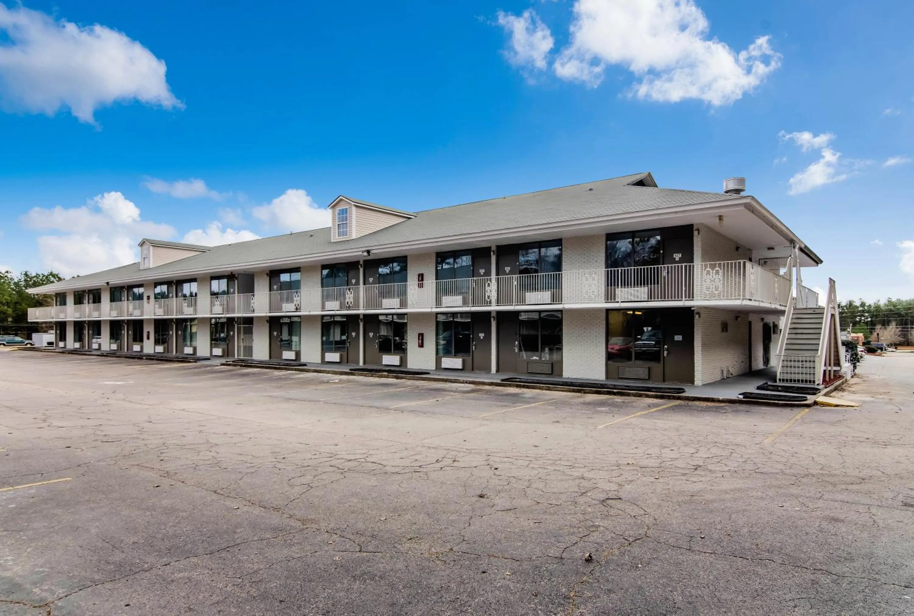 Property building in Studio 6 LaGrange