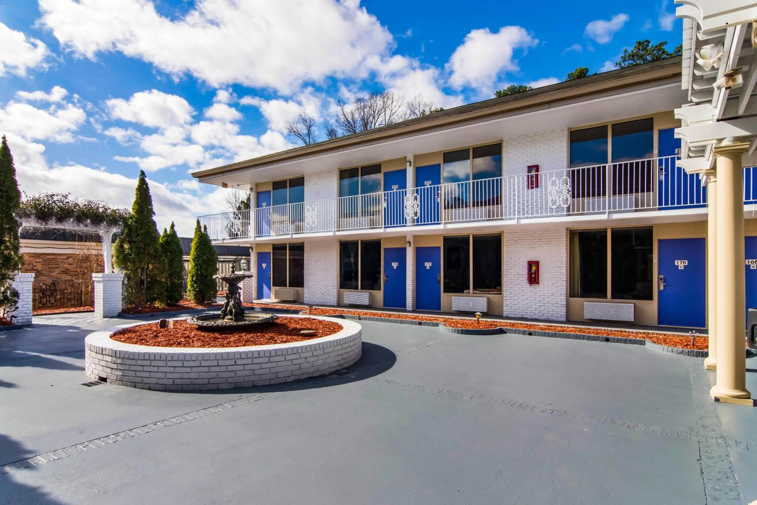 Property building in Studio 6 LaGrange