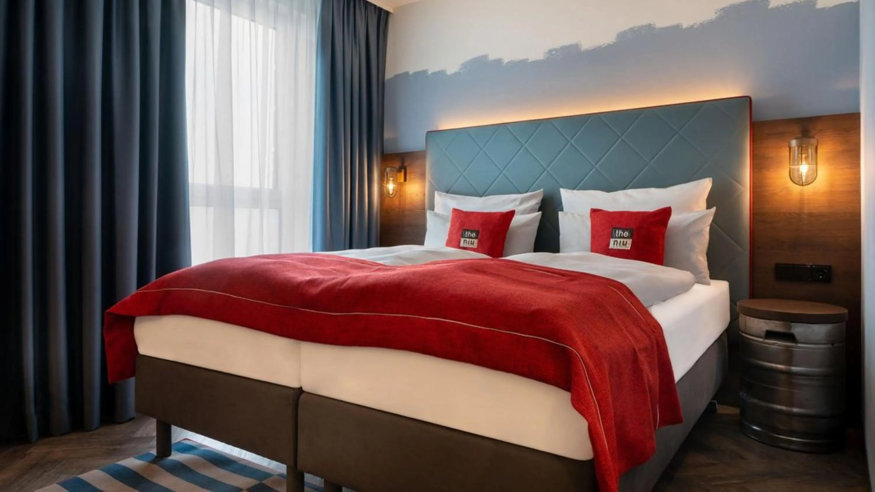 Photo of the whole room, Bed in Holiday Inn - the niu, Keg Hamburg Ost by IHG