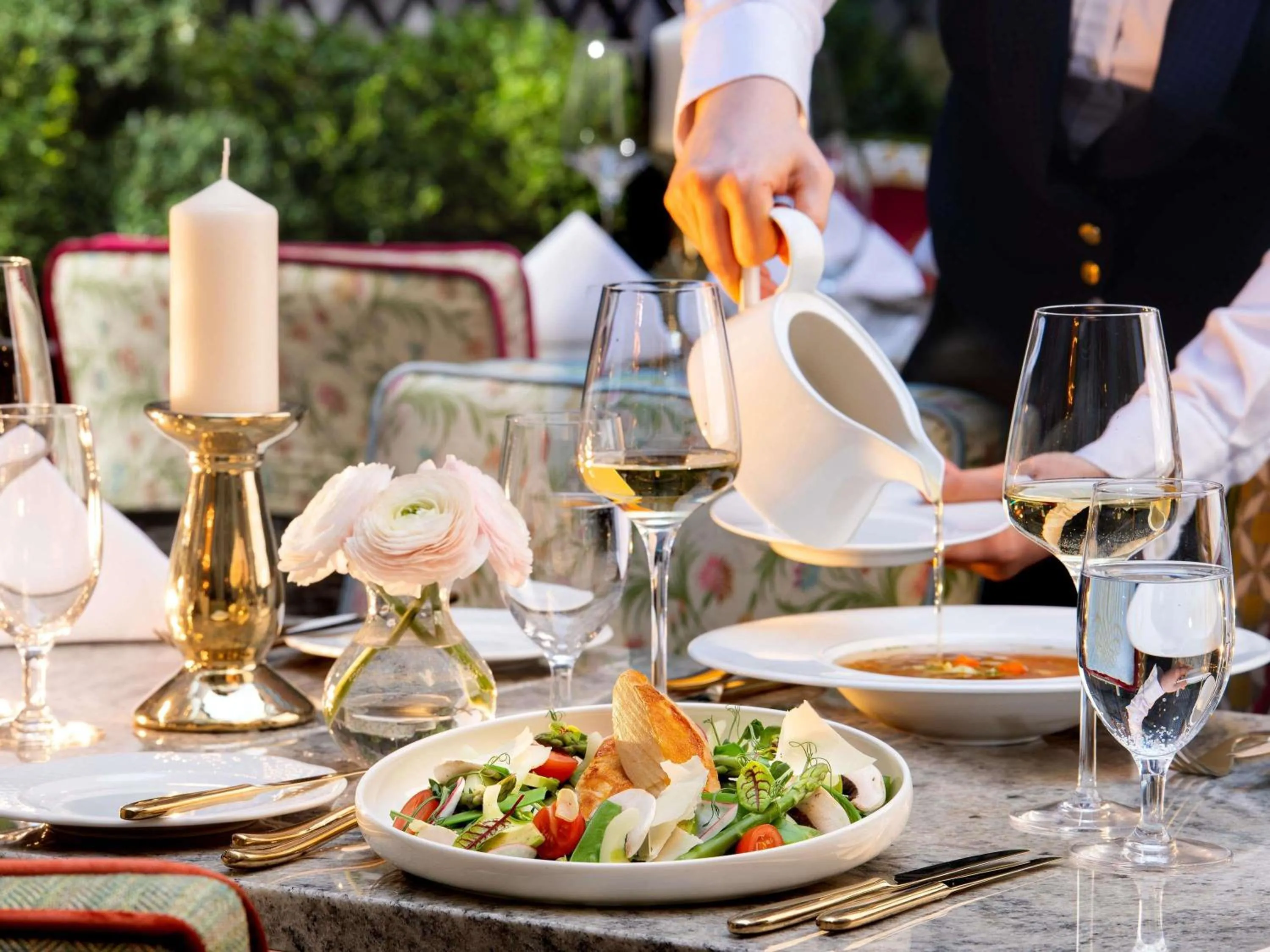 Restaurant/places to eat in Bachleda Luxury Hotel Kraków - MGallery Collection