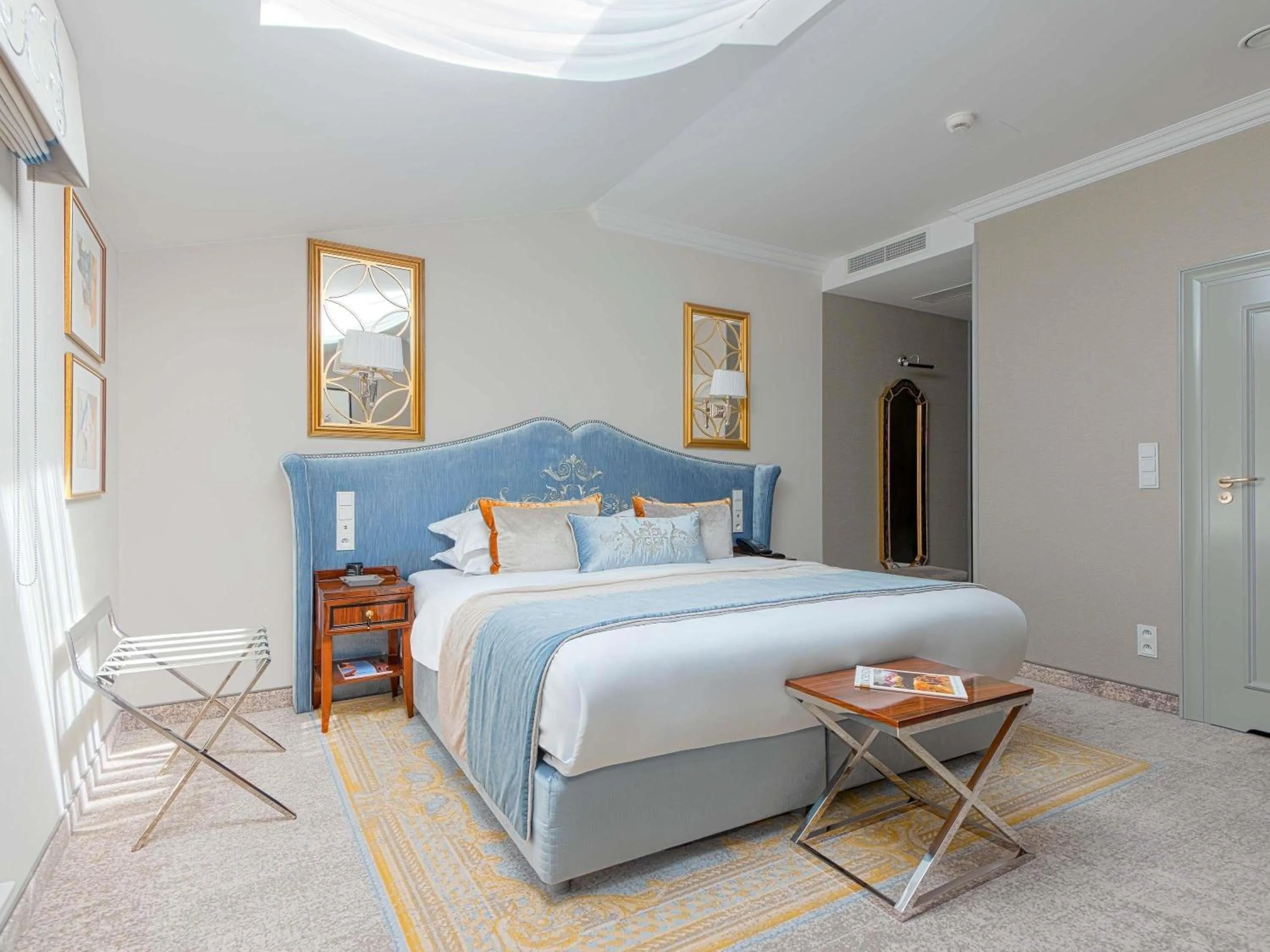 Bedroom, Bed in Bachleda Luxury Hotel Kraków - MGallery Collection