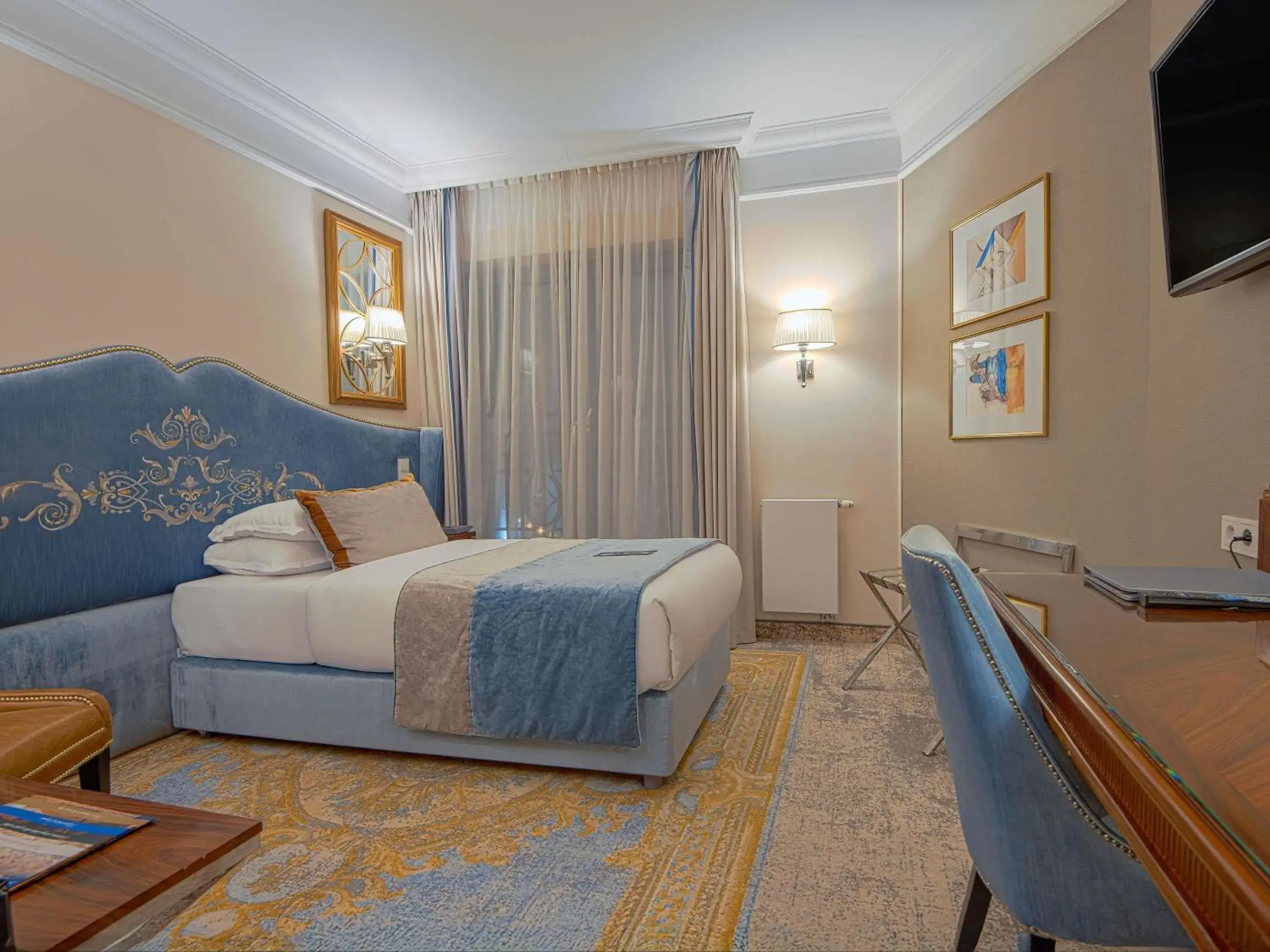 Bedroom, Bed in Bachleda Luxury Hotel Kraków - MGallery Collection Bedroom, Bed in Bachleda Luxury Hotel Kraków - MGallery Collection