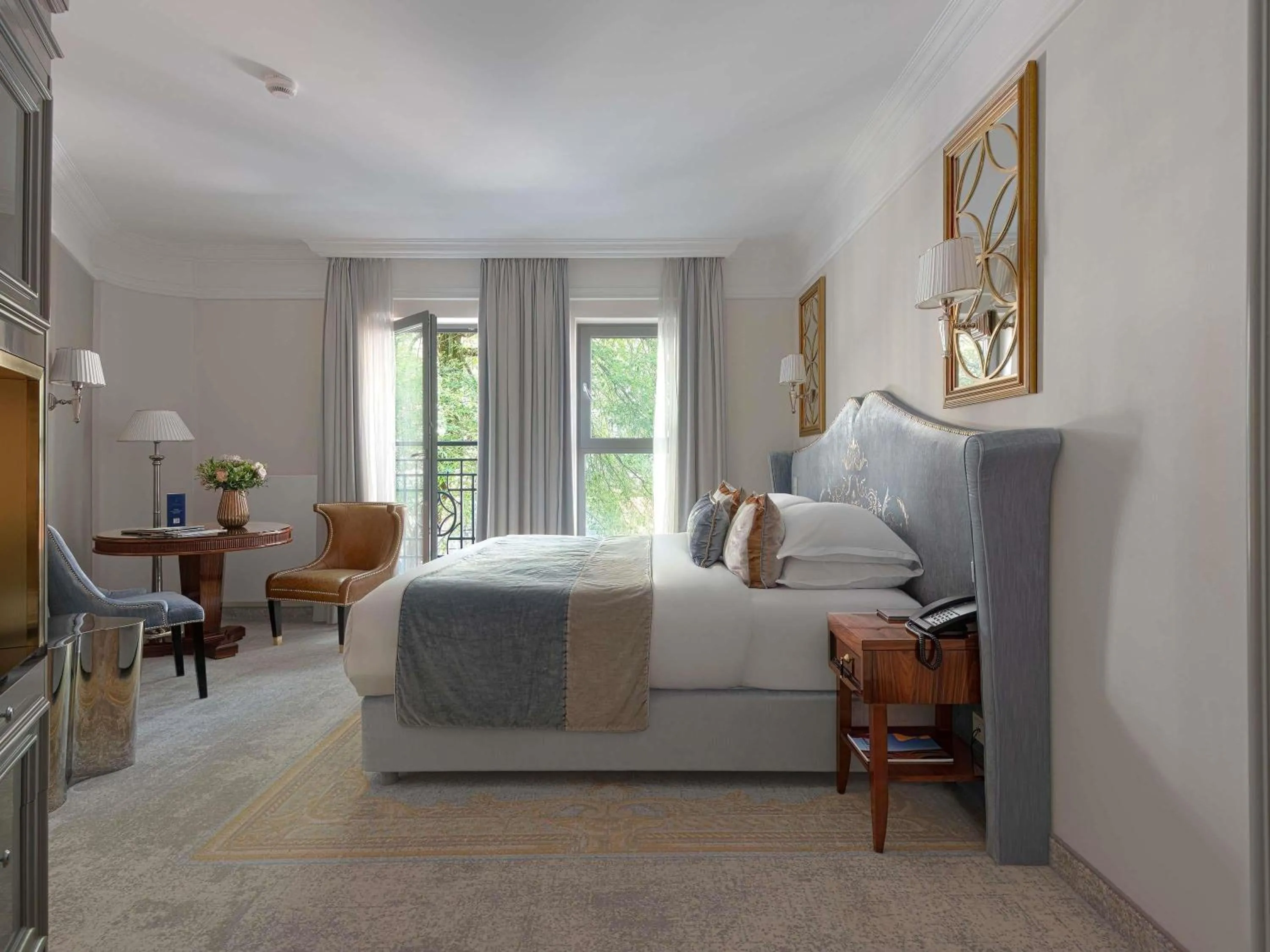 Bedroom, Bed in Bachleda Luxury Hotel Kraków - MGallery Collection