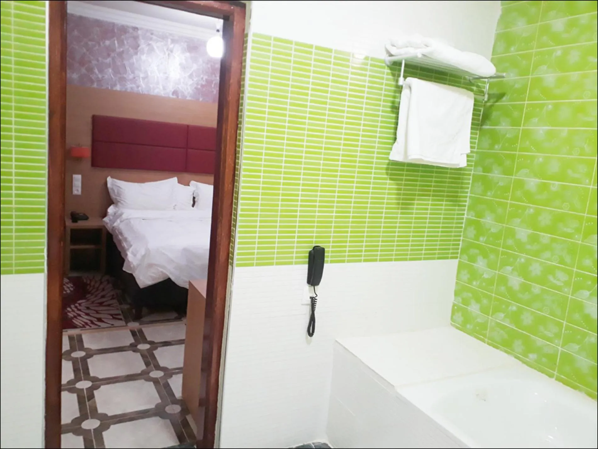 Bathroom, Bed in TAKIALT