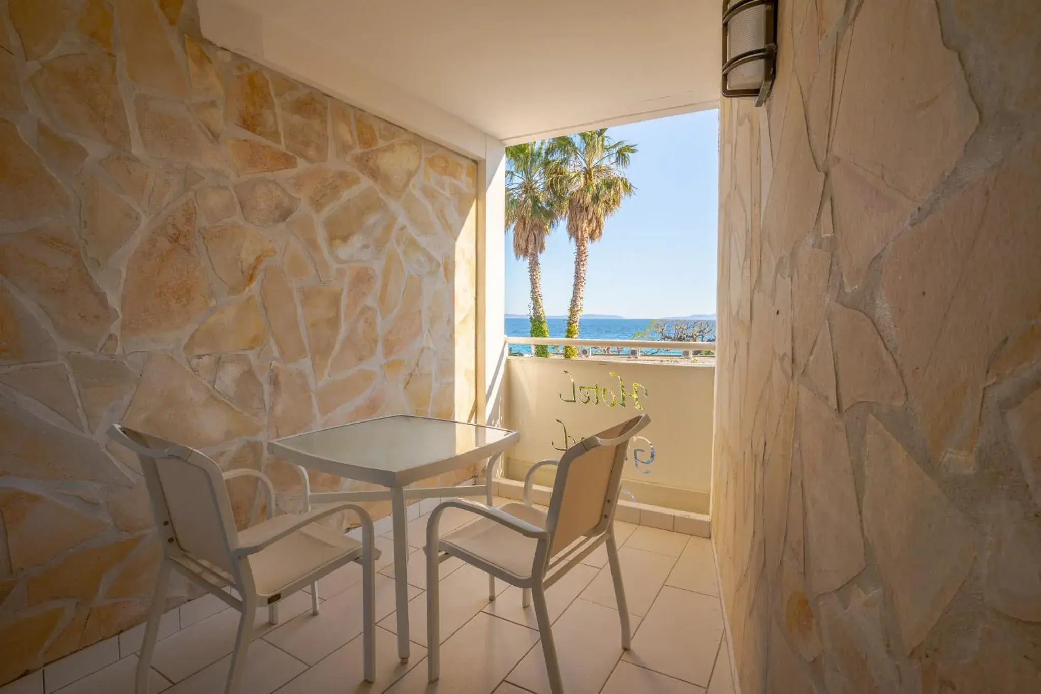 Double Room with Sea View in Hotel Le Grand Pavois Double Room with Sea View in Hotel Le Grand Pavois