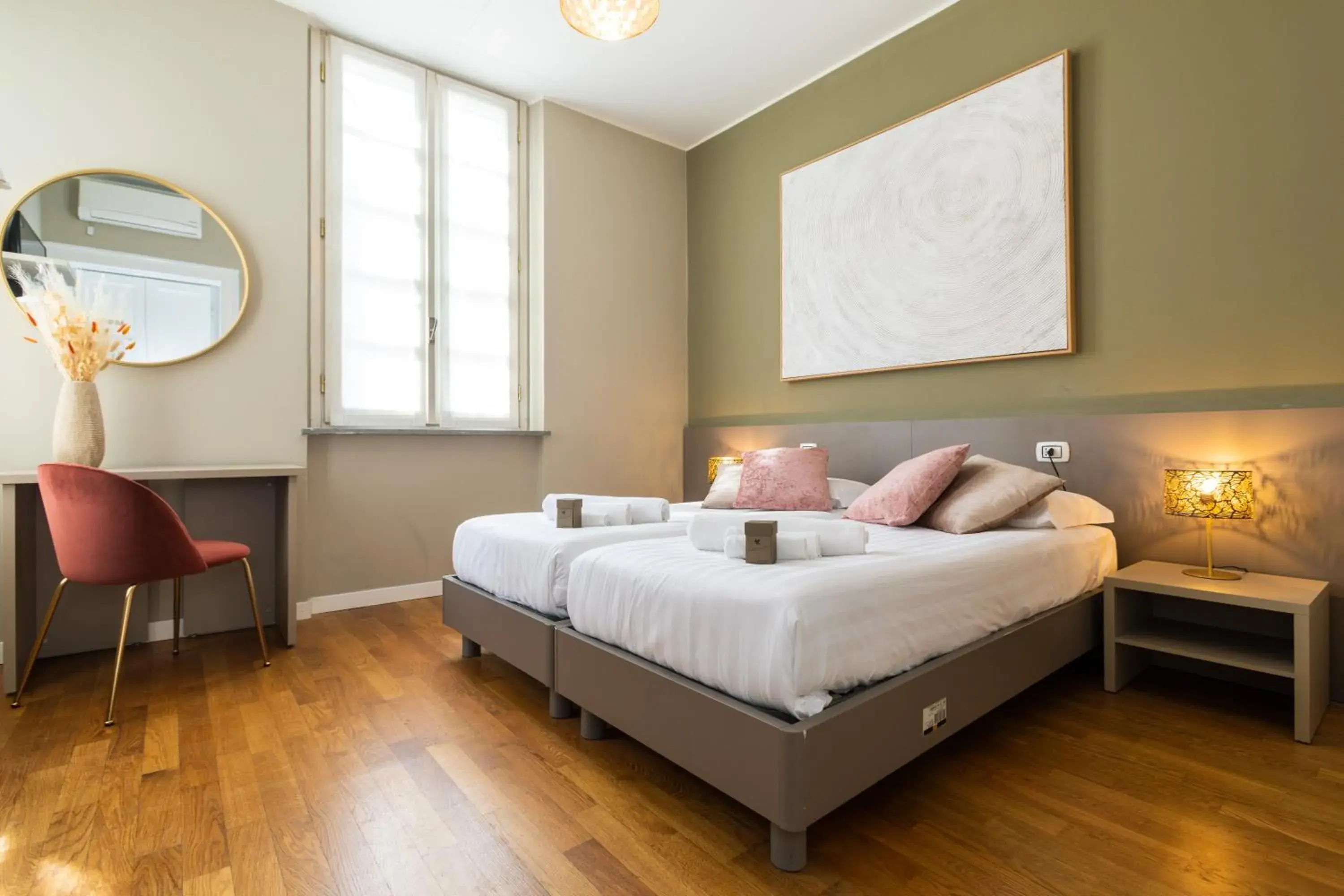 Twin Room with Private External Bathroom - single occupancy in Martini Suite Twin Room with Private External Bathroom - single occupancy in Martini Suite