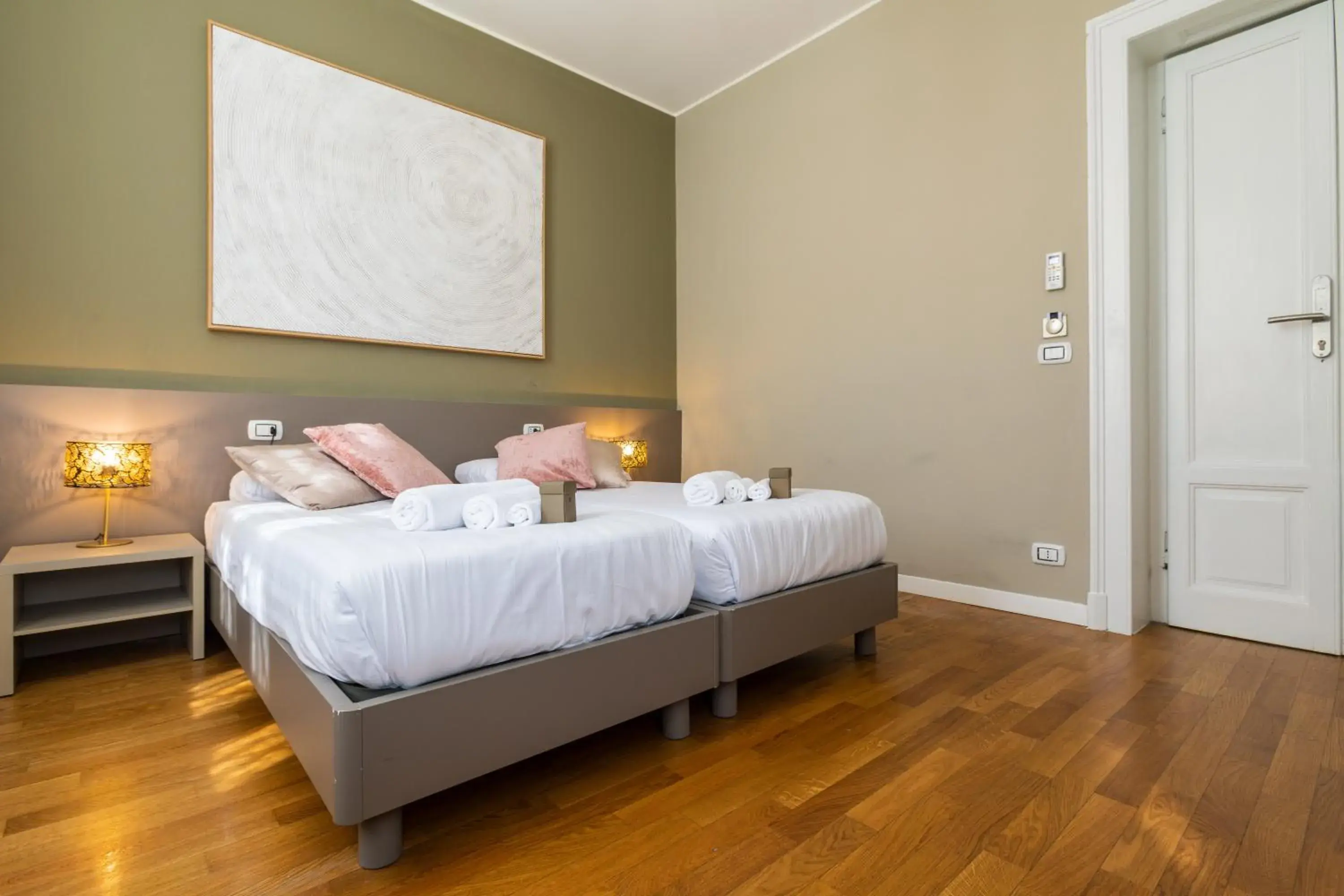 Twin Room with Private External Bathroom - single occupancy in Martini Suite Twin Room with Private External Bathroom - single occupancy in Martini Suite