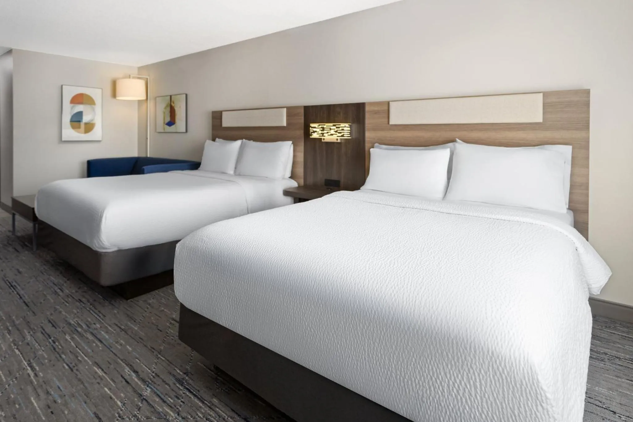 Photo of the whole room, Bed in Holiday Inn Express and Suites Meriden by IHG