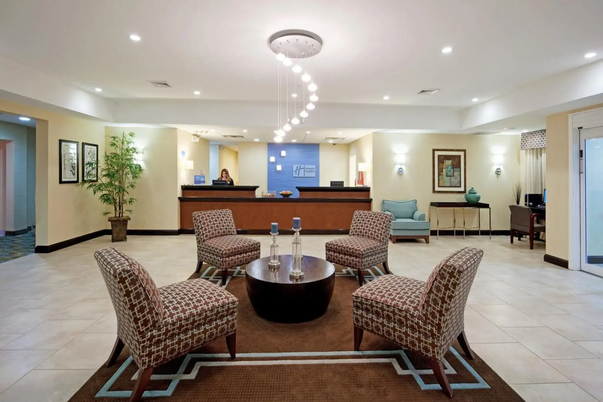 Property building in Holiday Inn Express and Suites Meriden by IHG Property building in Holiday Inn Express and Suites Meriden by IHG