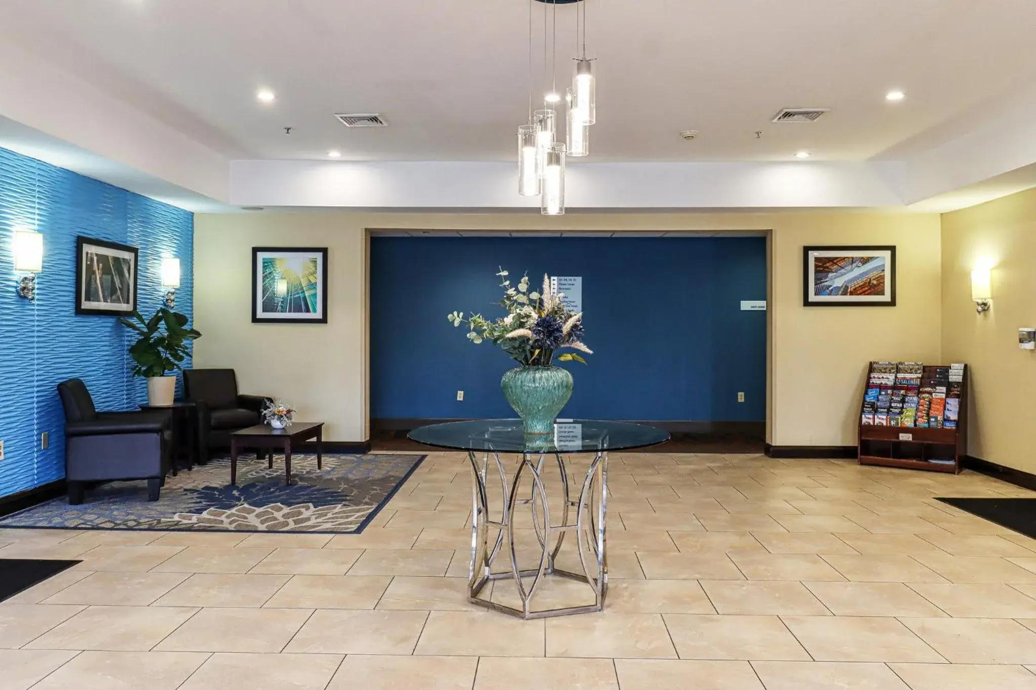 Property building in Holiday Inn Express and Suites Meriden by IHG Property building in Holiday Inn Express and Suites Meriden by IHG