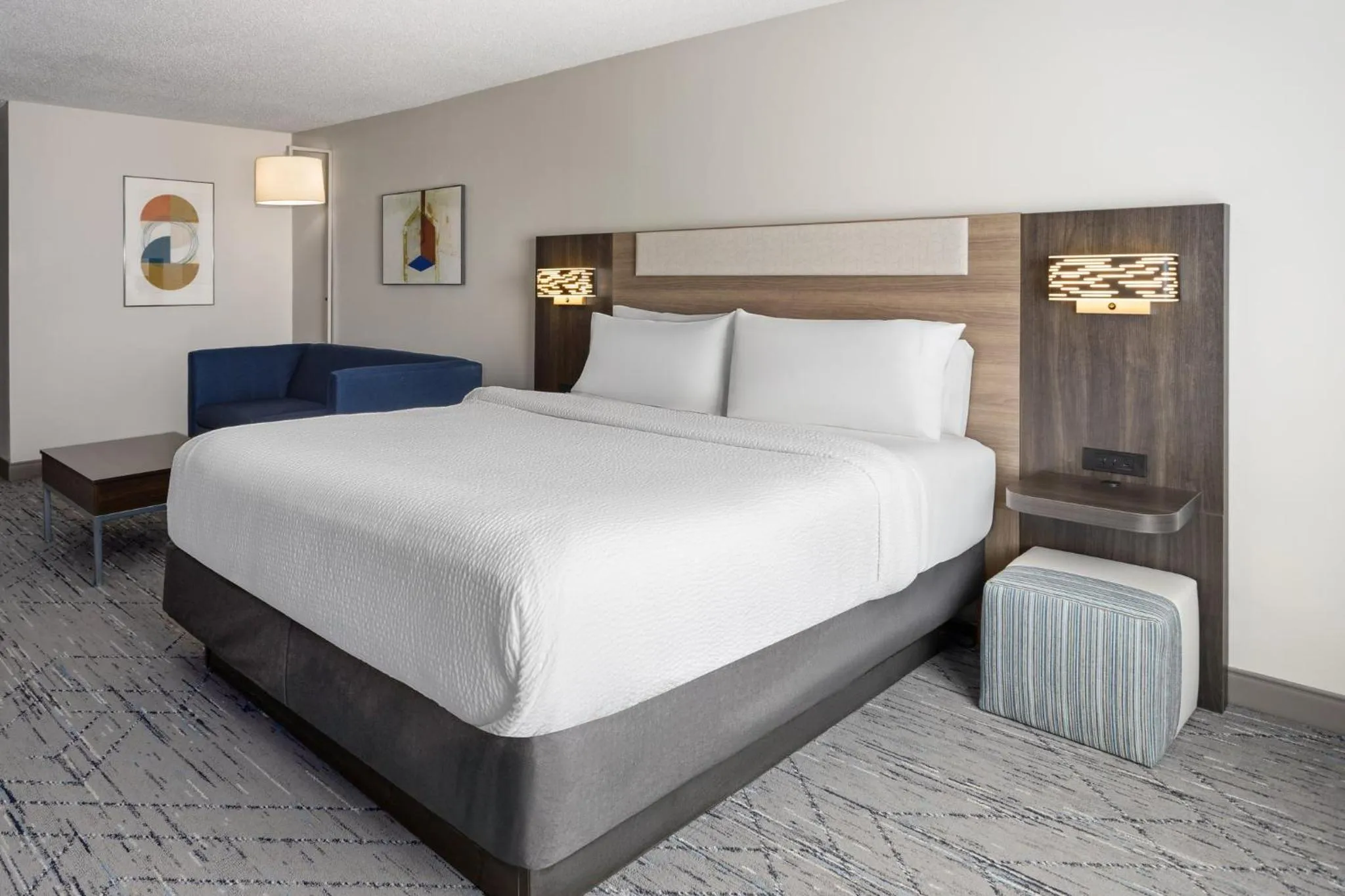 Photo of the whole room, Bed in Holiday Inn Express and Suites Meriden by IHG