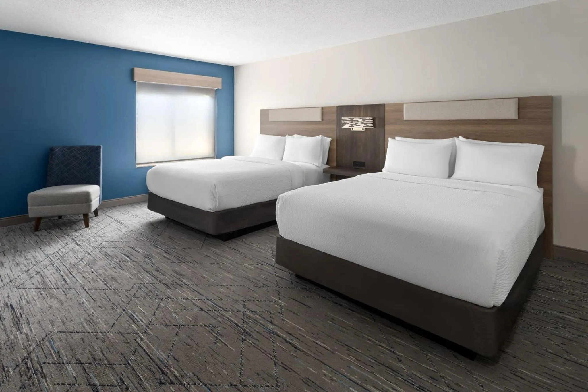 Photo of the whole room, Bed in Holiday Inn Express and Suites Meriden by IHG