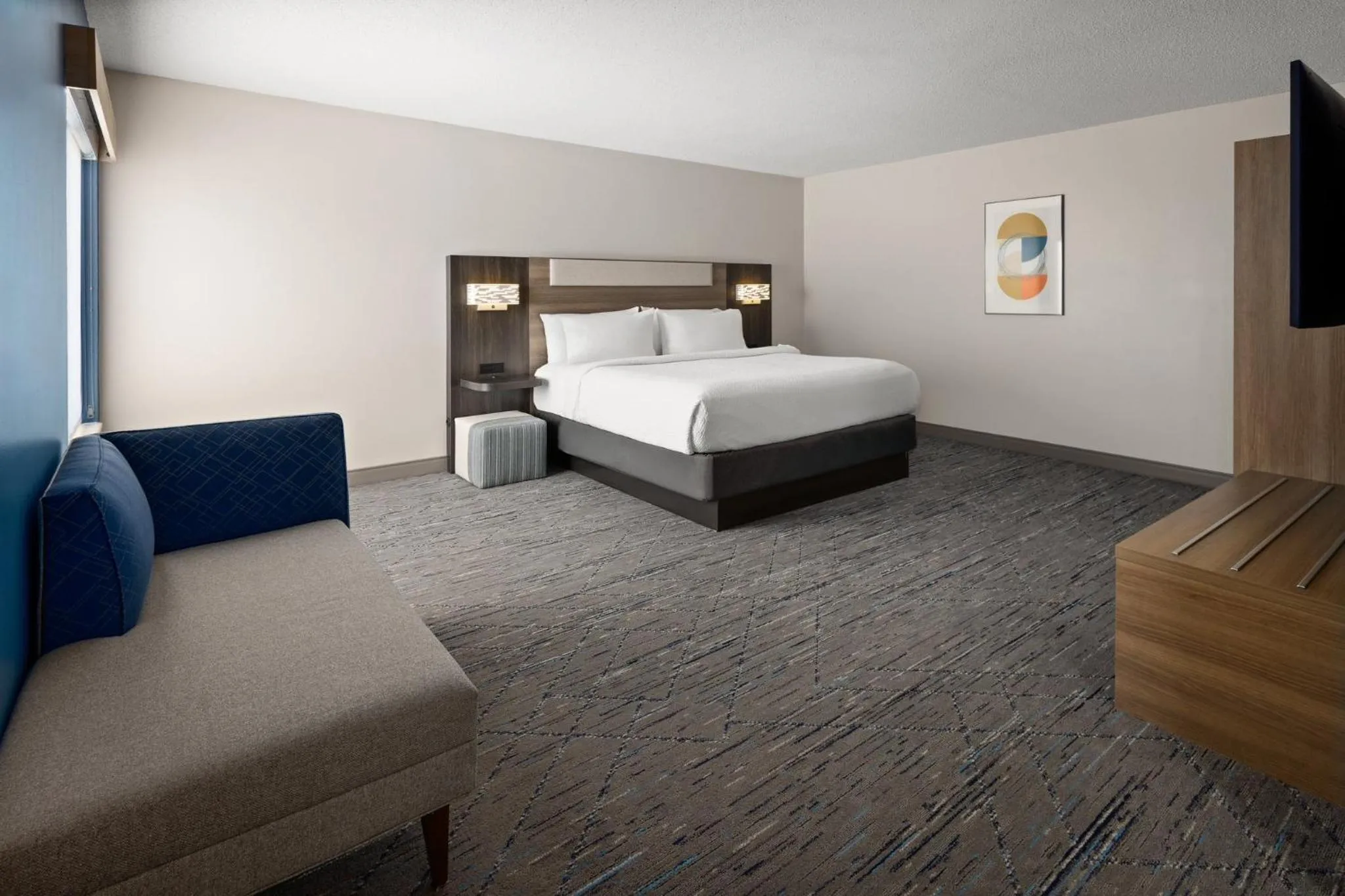 Photo of the whole room, Bed in Holiday Inn Express and Suites Meriden by IHG