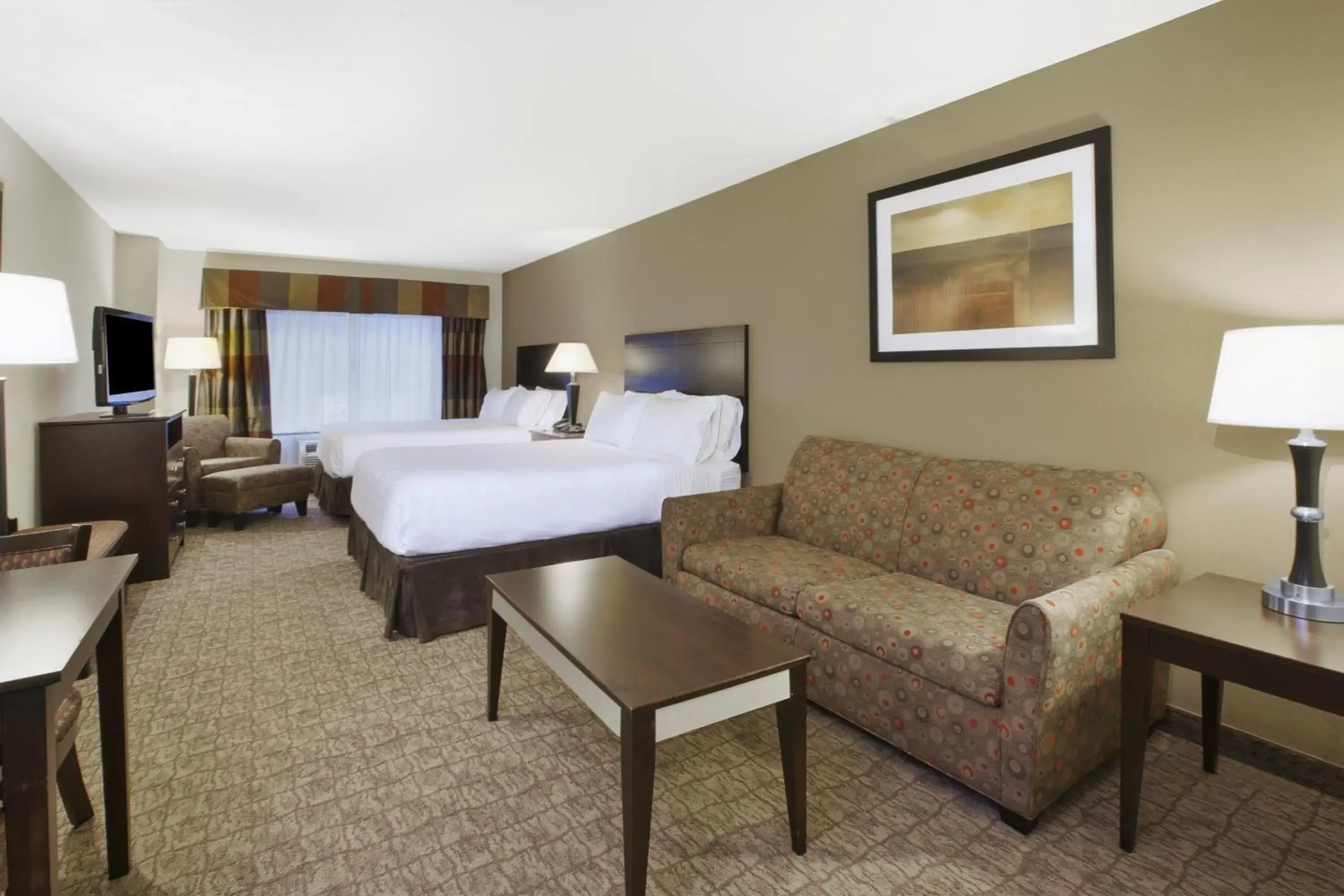 Photo of the whole room, Bed in Holiday Inn Express and Suites Wheeling by IHG Photo of the whole room, Bed in Holiday Inn Express and Suites Wheeling by IHG