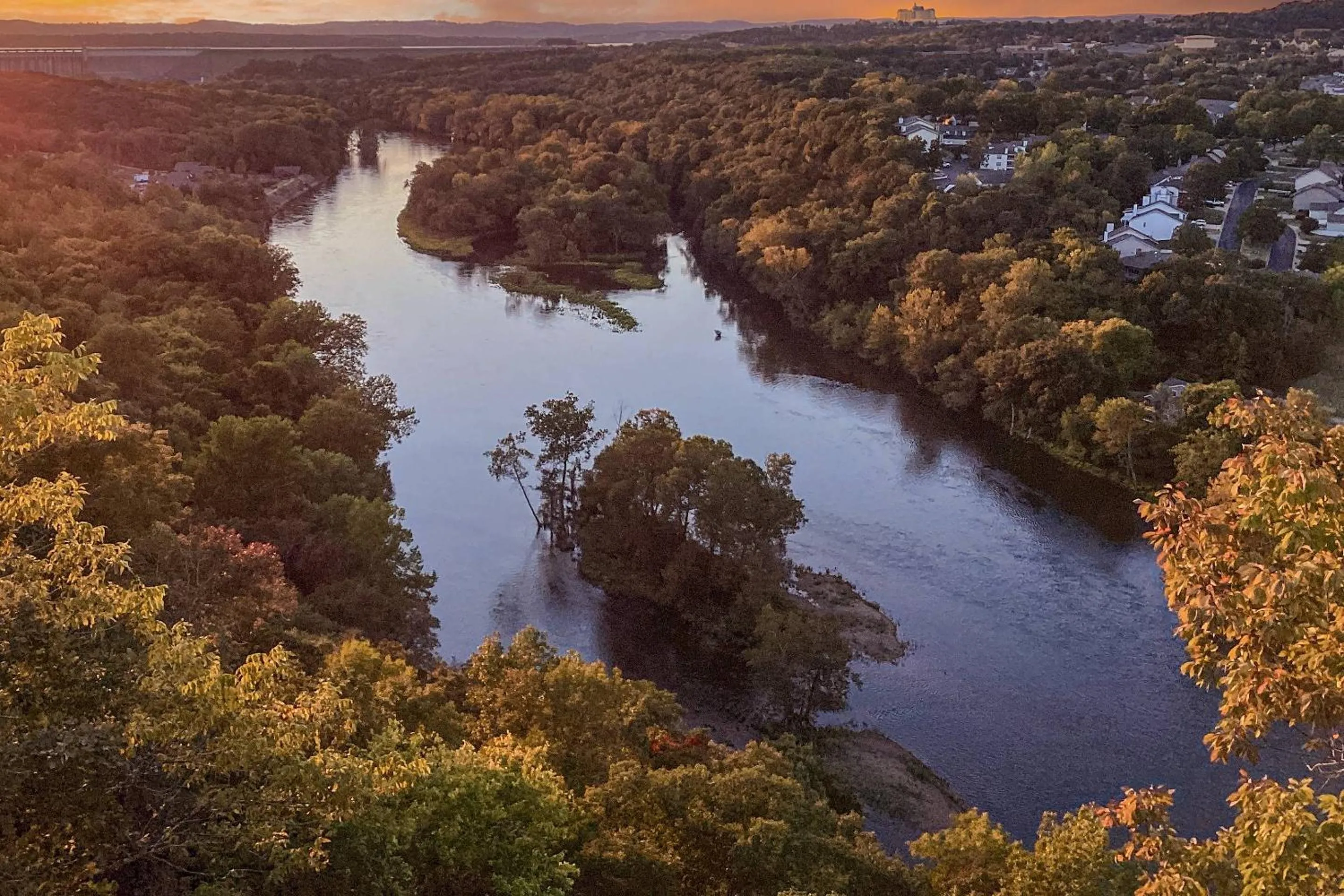 Foothill's Luxury 2BDR Ground Floor Condo in 1000 Hill's